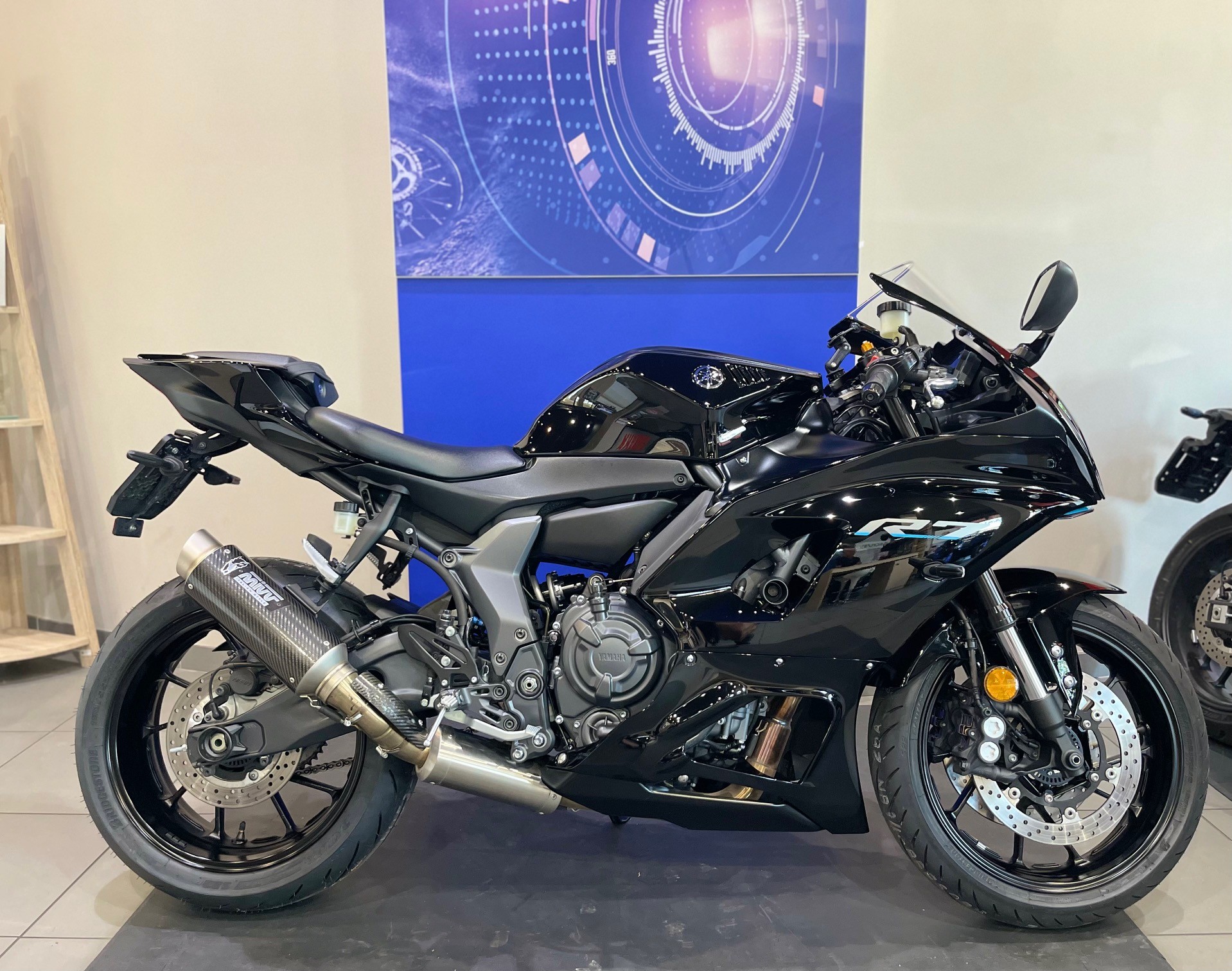 YAMAHA YZF-R7 (35kW)-showroom-element-1