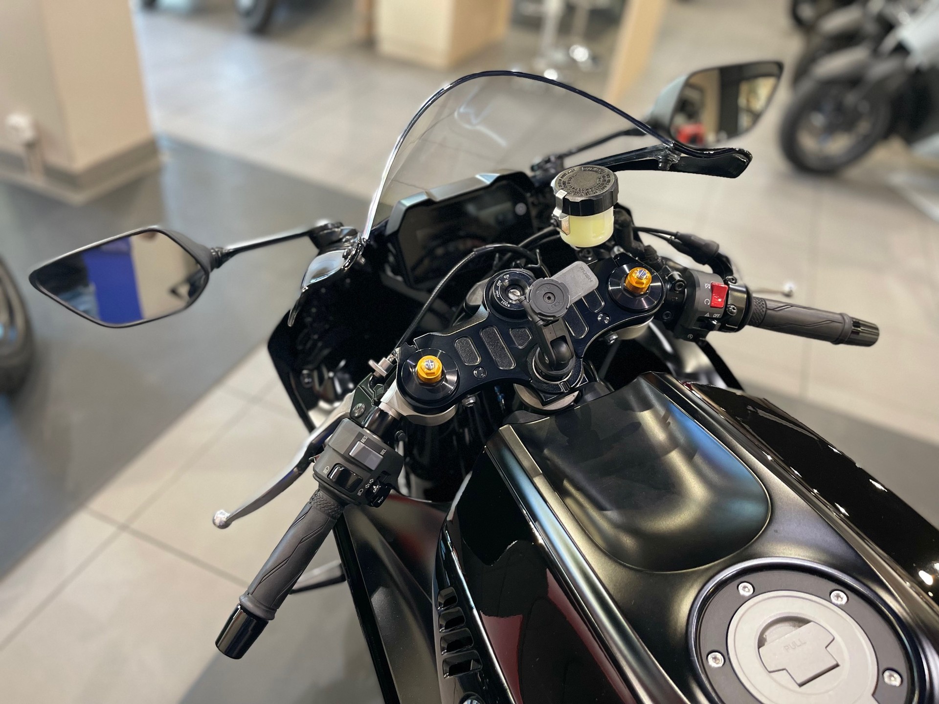 YAMAHA YZF-R7 (35kW)-image-10