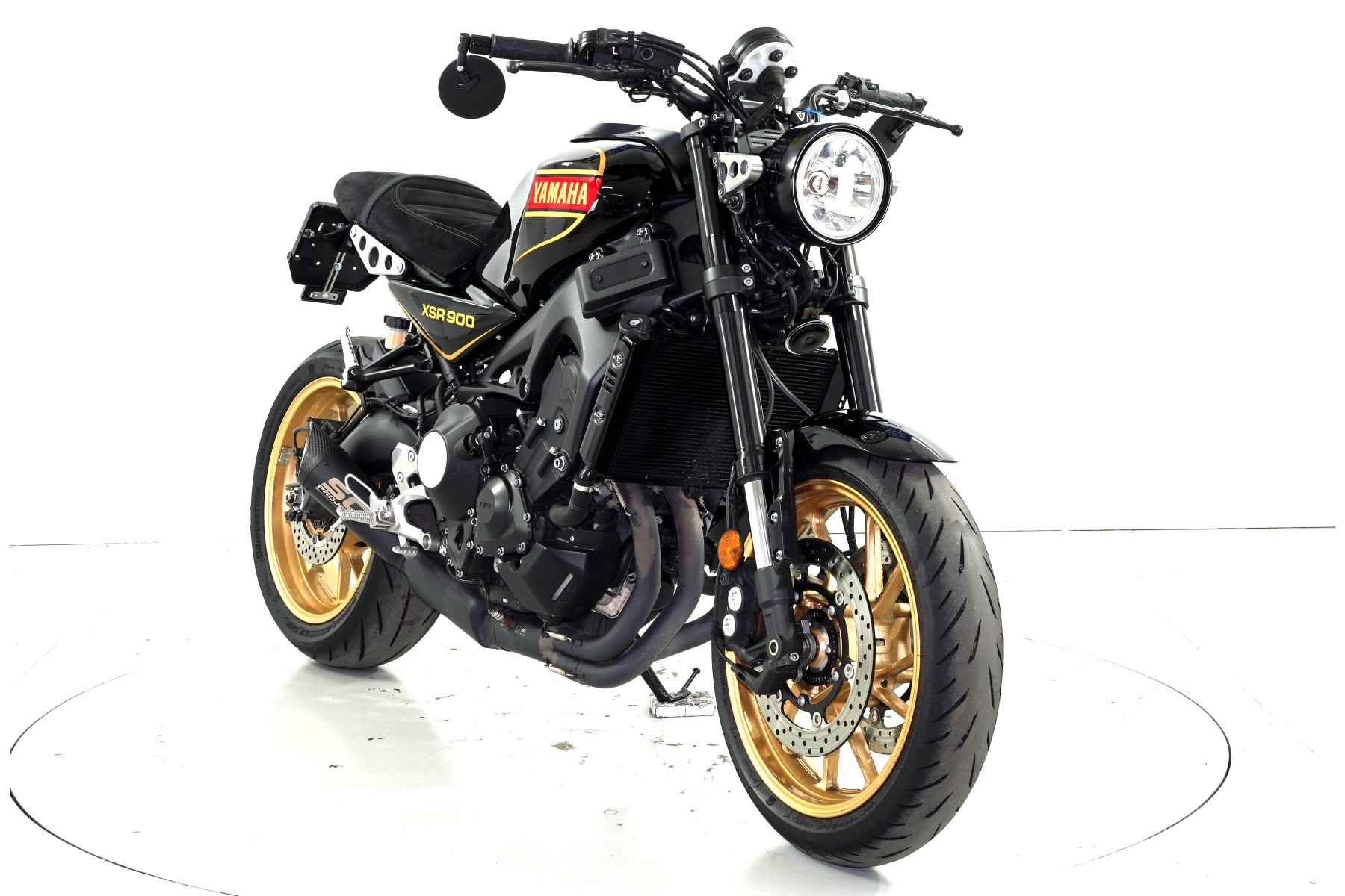 YAMAHA XSR 900 ABS-showroom-element-1