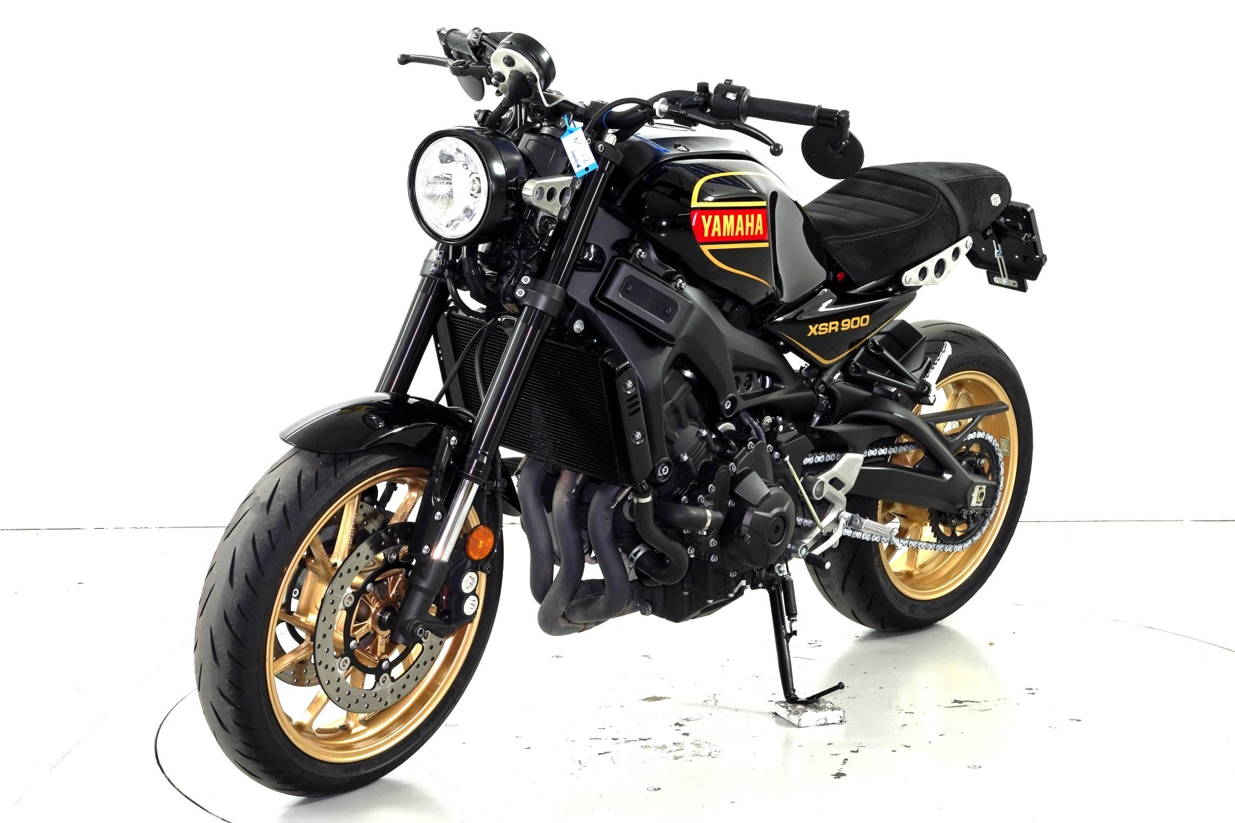 YAMAHA XSR 900 ABS-showroom-element-2