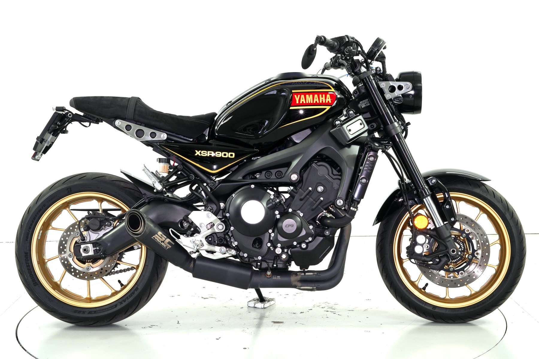 YAMAHA XSR 900 ABS-showroom-element-3
