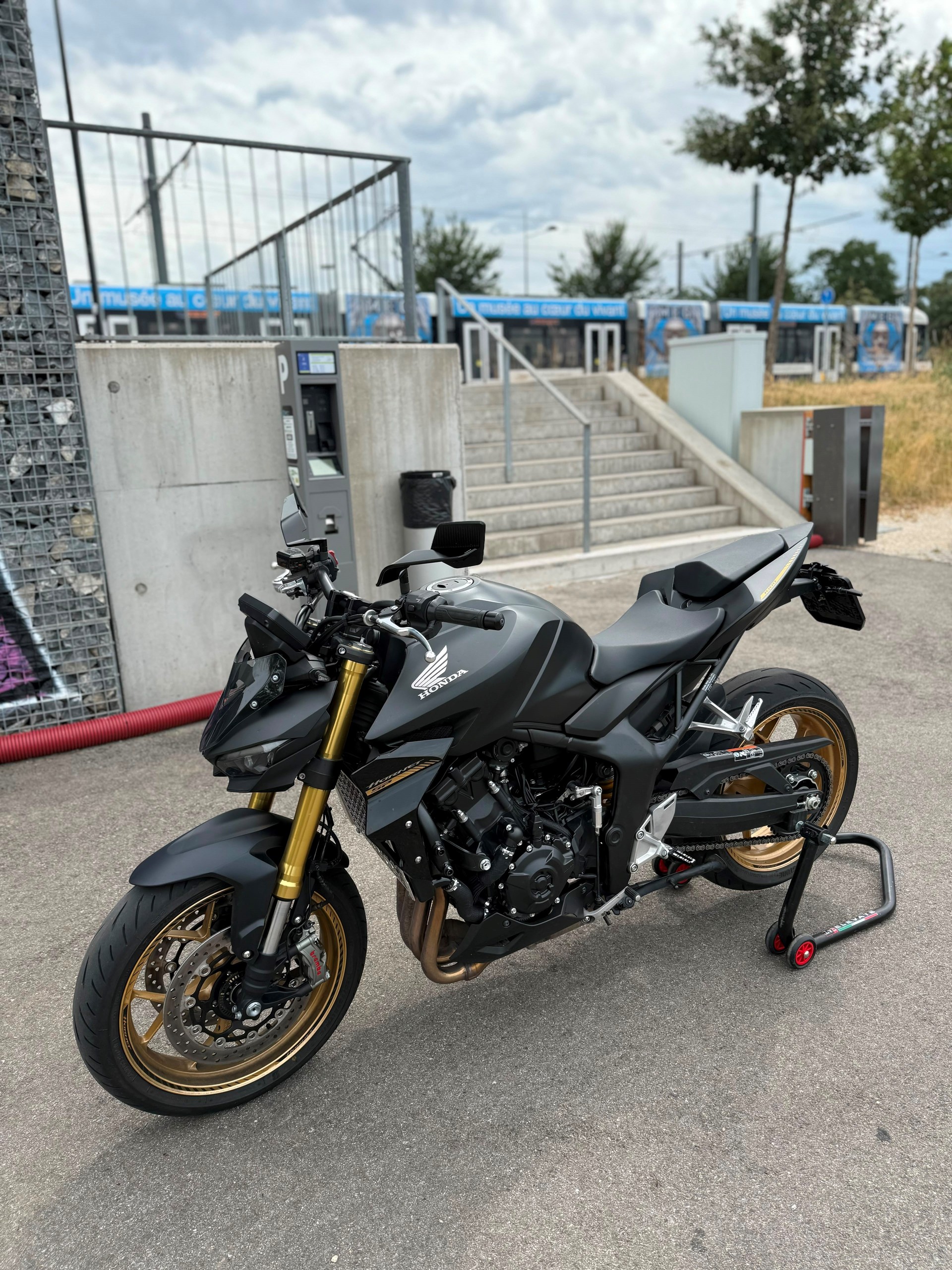HONDA CB 1000 Hornet SP-image-1