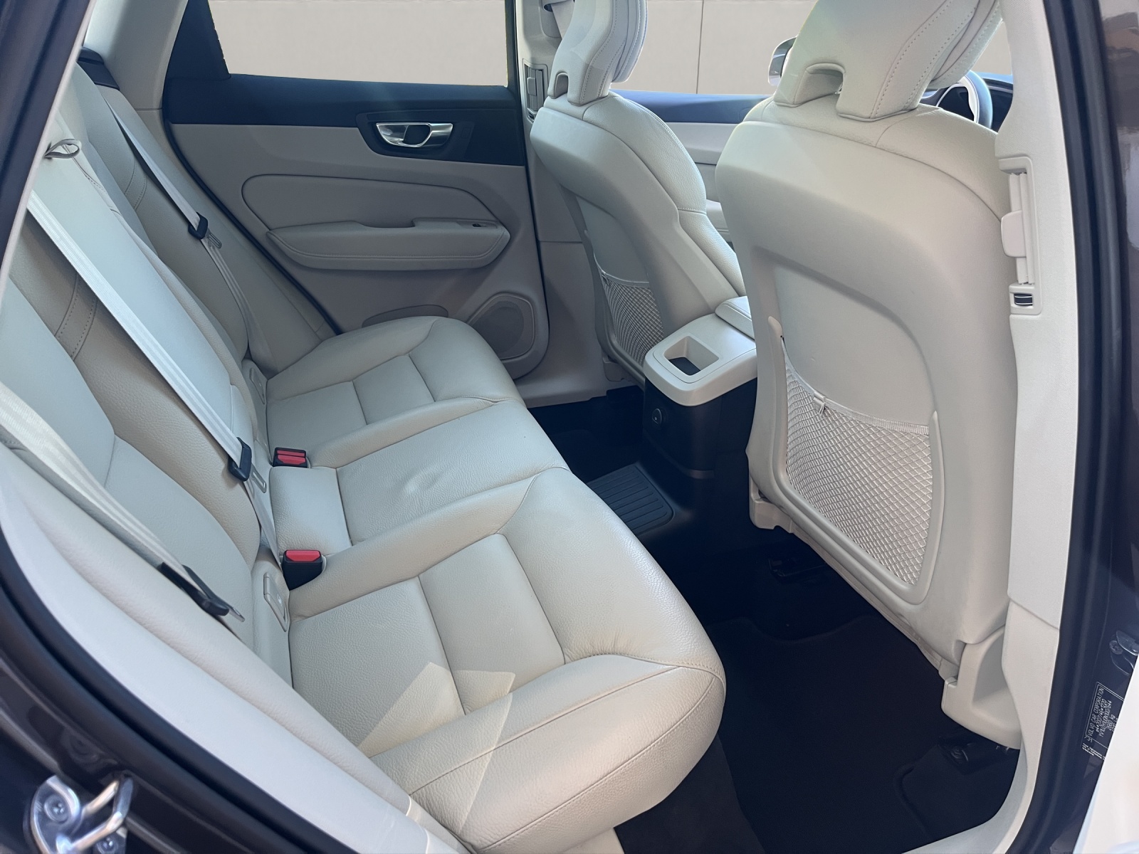 VOLVO XC60 2.0 T6 TE Plus Bright eAWD-image-11