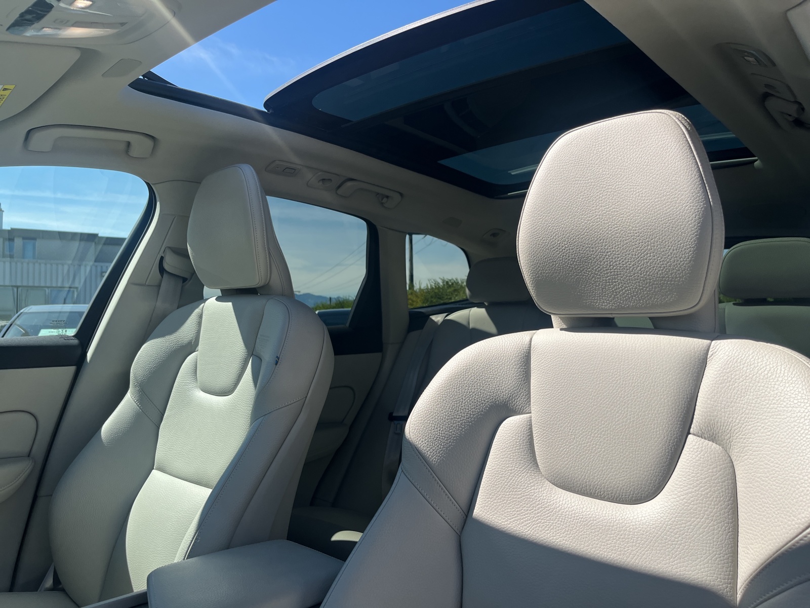 VOLVO XC60 2.0 T6 TE Plus Bright eAWD-image-14