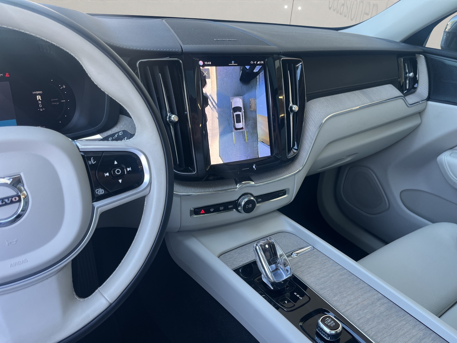 VOLVO XC60 2.0 T6 TE Plus Bright eAWD-image-15