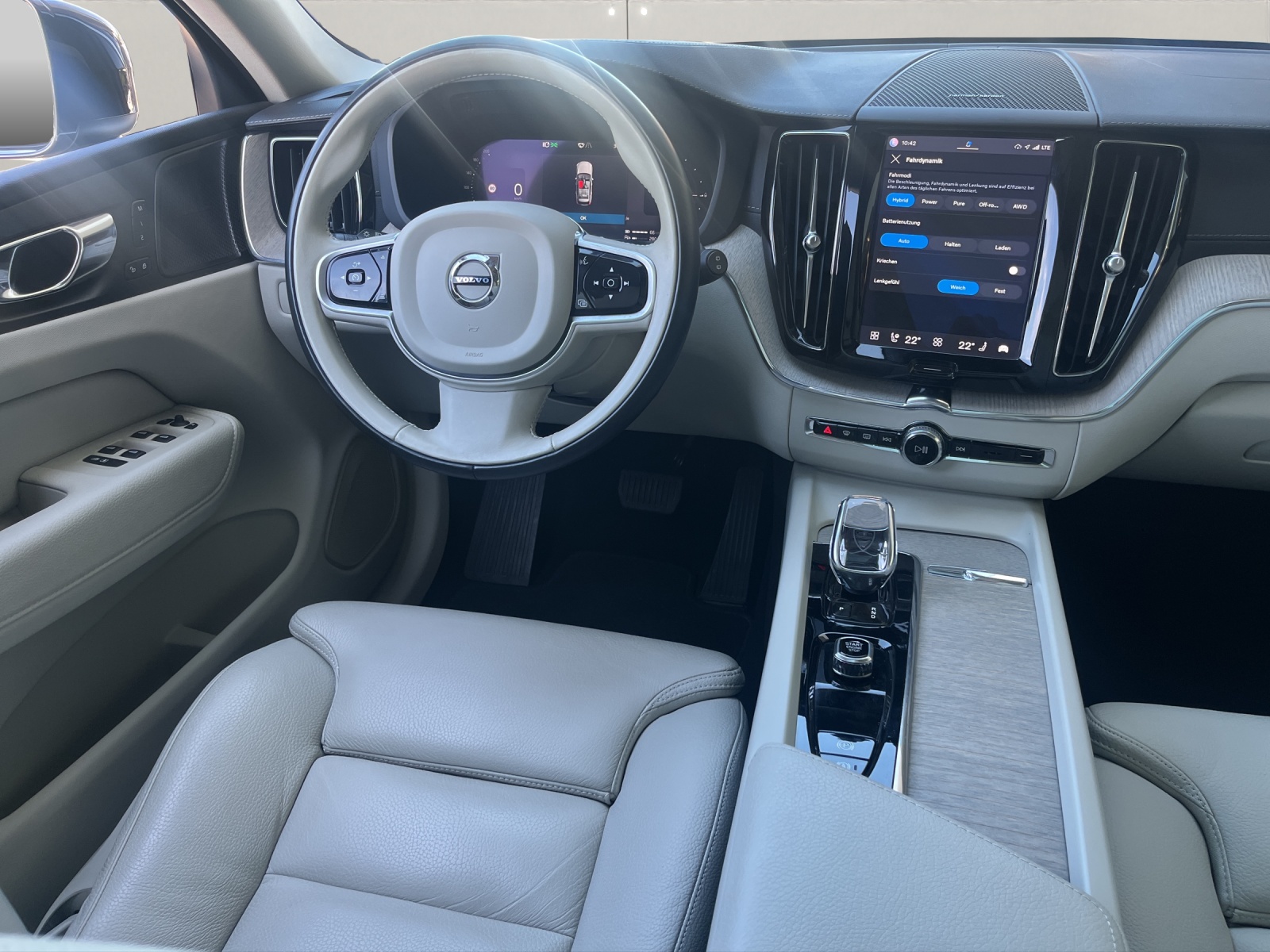 VOLVO XC60 2.0 T6 TE Plus Bright eAWD-image-12