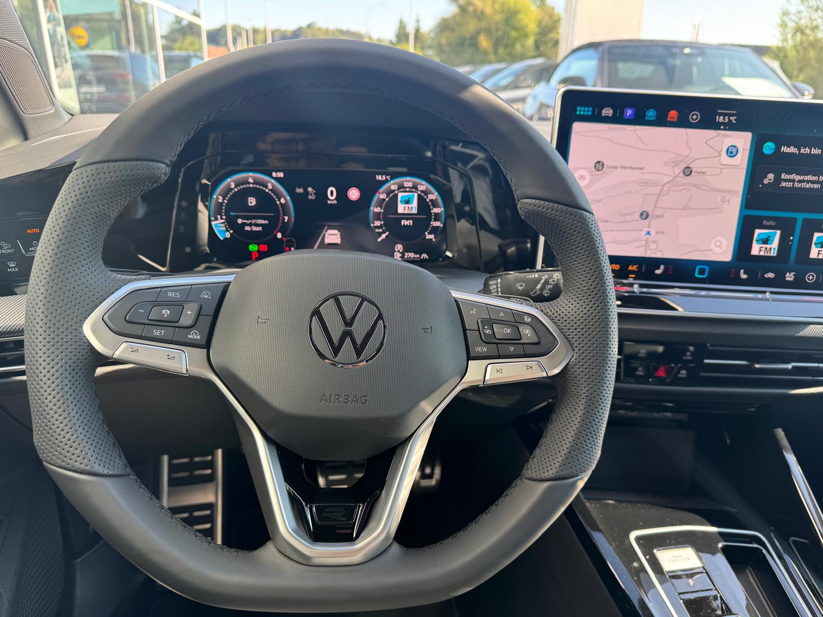 VW Golf Variant 2.0 TSI R-Line DSG 4 Motion-image-10