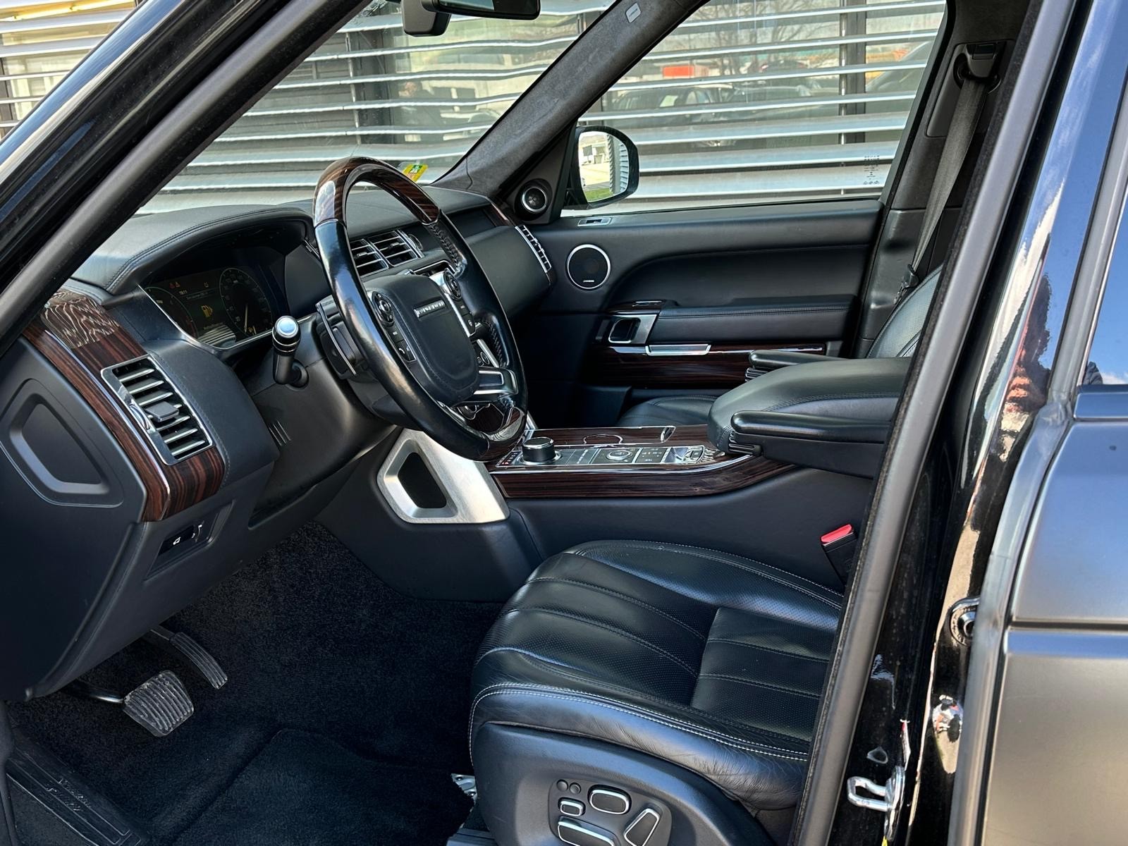 LAND ROVER Range Rover 4.4 SDV8 Autobiography Automatic-image-7