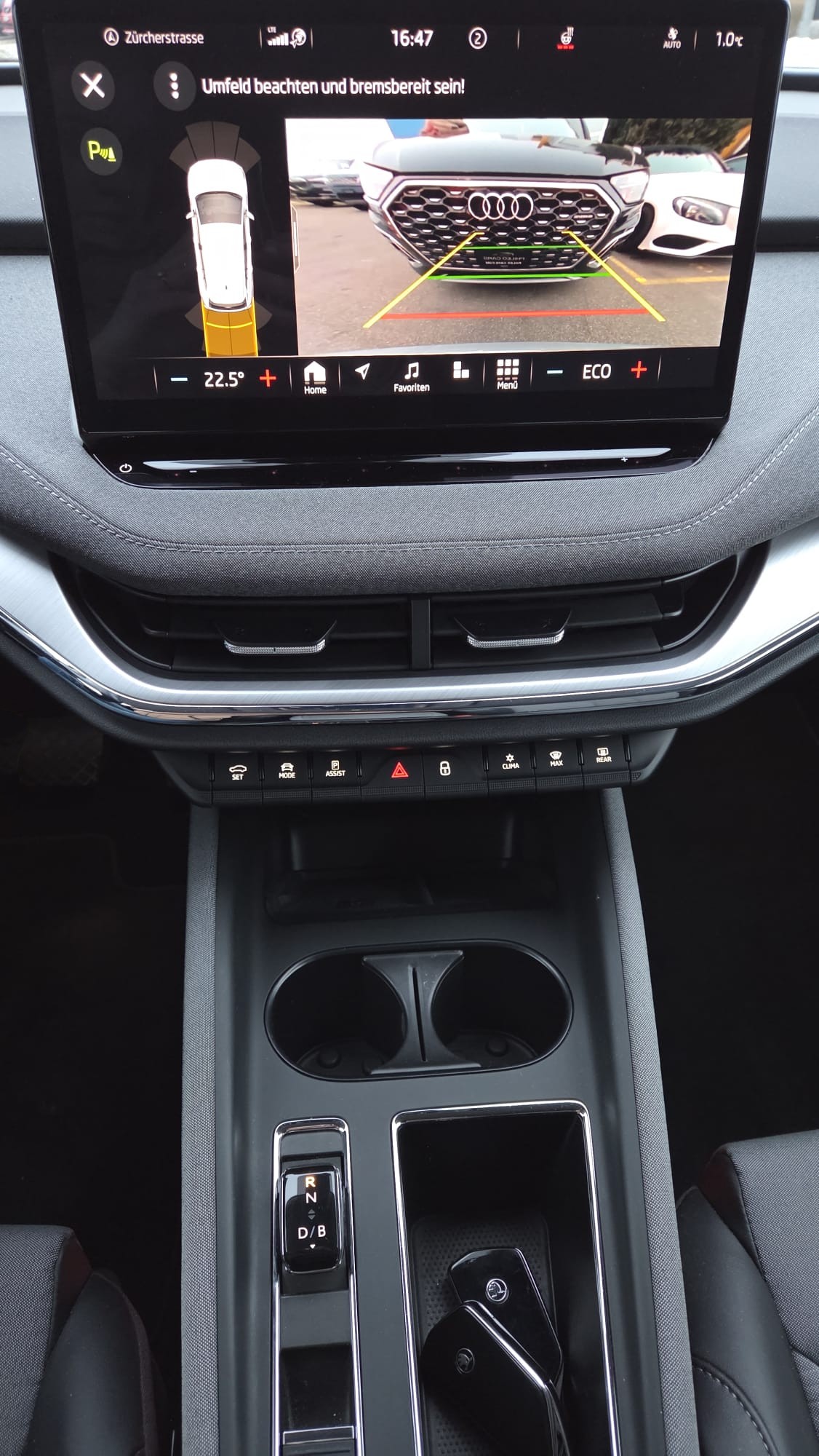 SKODA Enyaq iV 80-image-11