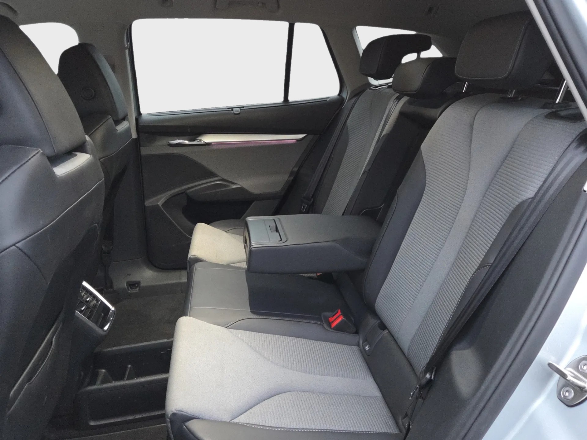 SKODA Enyaq iV 80-image-13