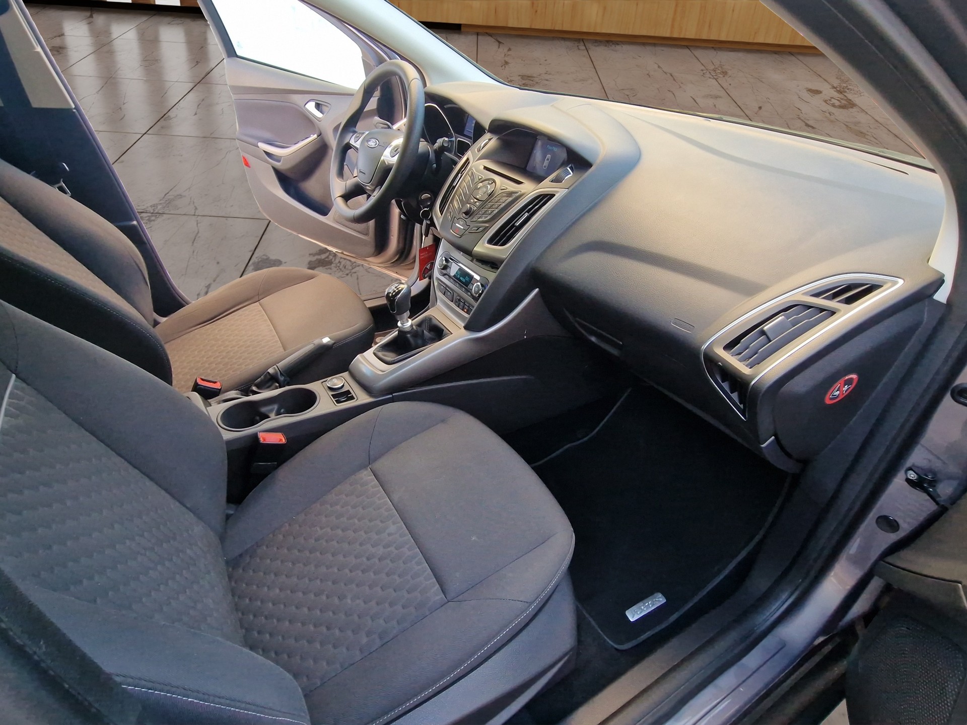 FORD Focus 1.0 SCTi Trend-image-13