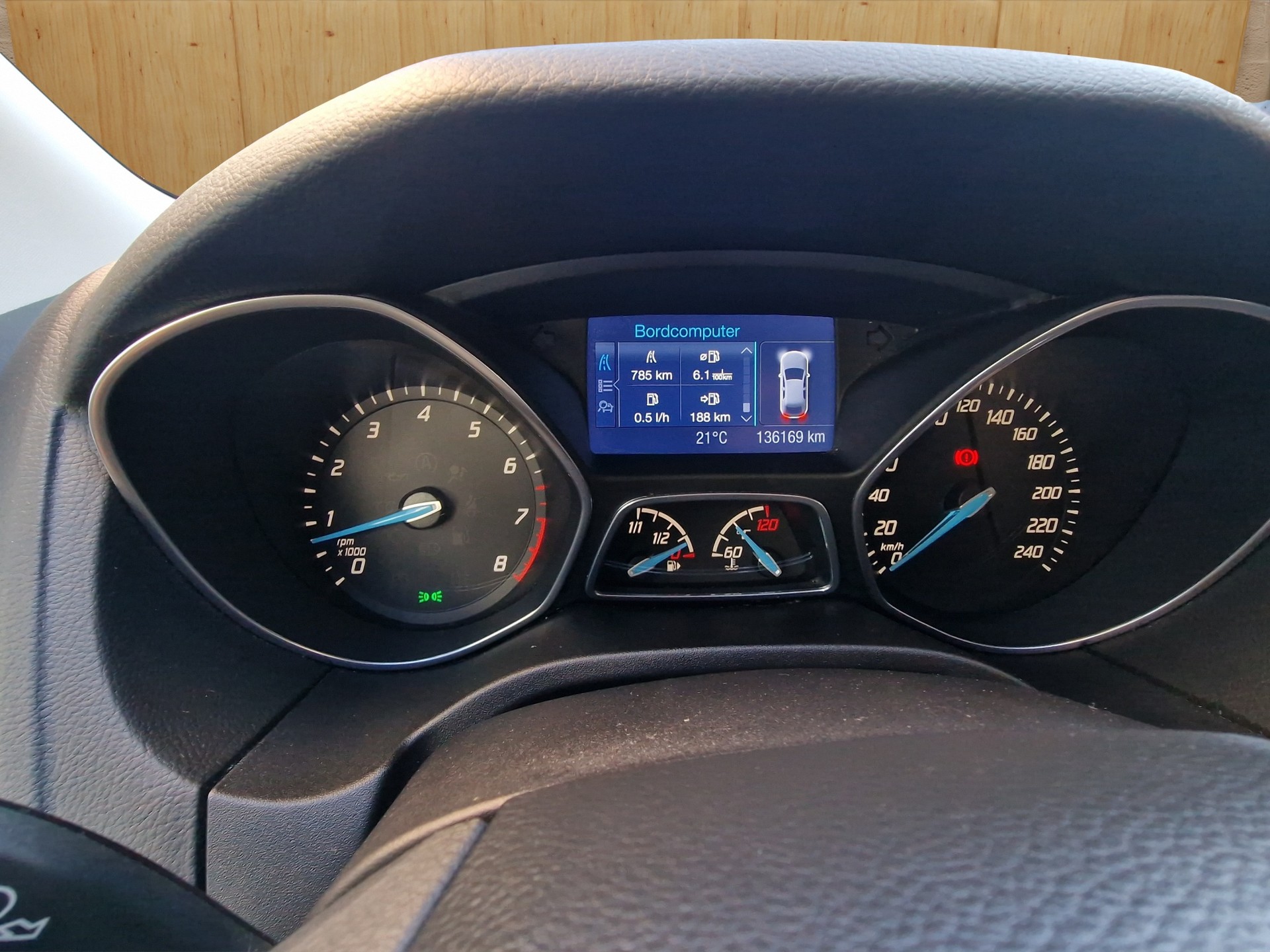 FORD Focus 1.0 SCTi Trend-image-15