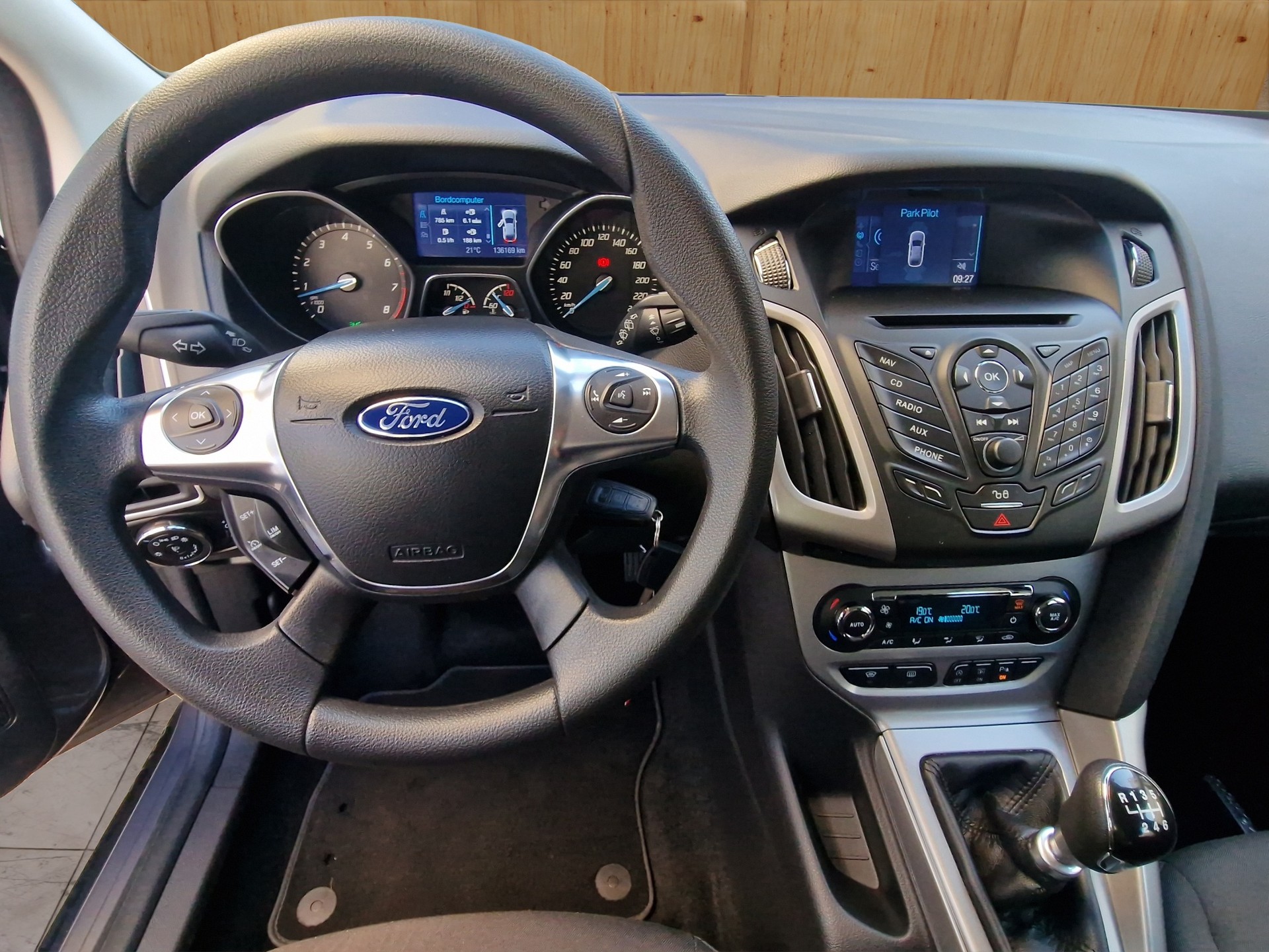 FORD Focus 1.0 SCTi Trend-image-14
