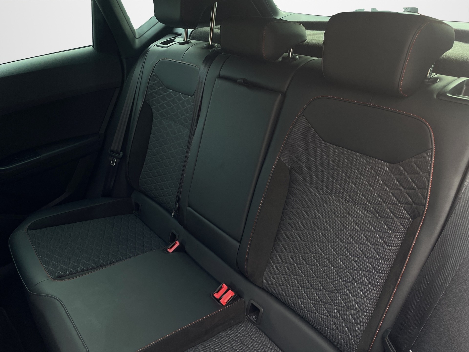 SEAT Ateca 2.0 TSI Hola FR 4Drive DSG-image-12