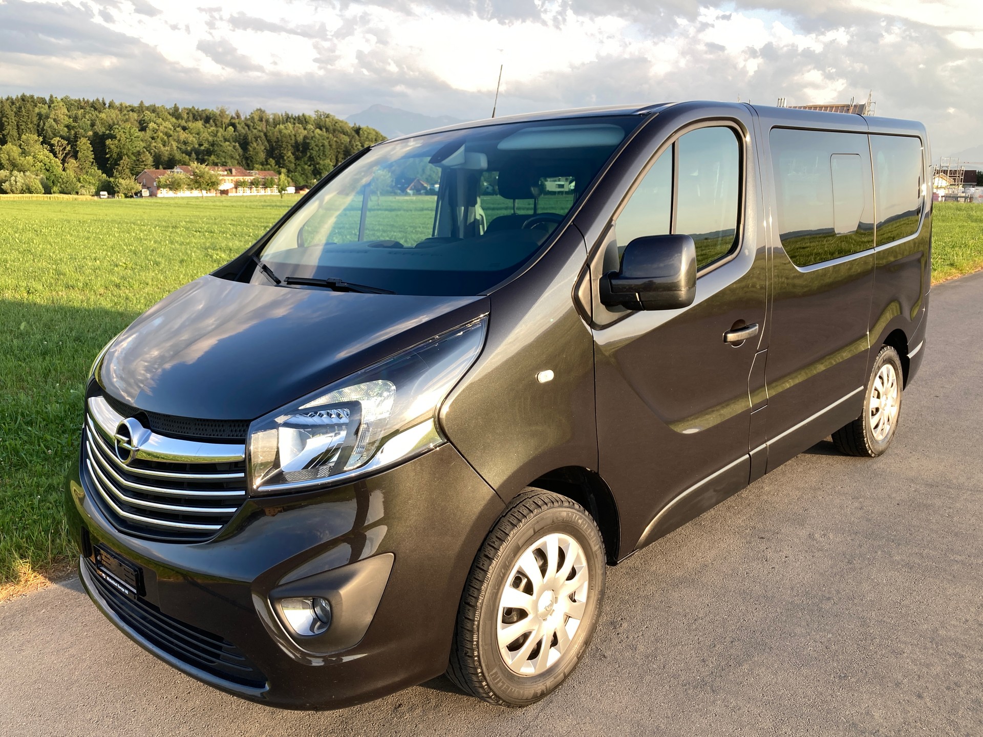 OPEL Vivaro 1.6 CDTI 2.7t L1H1 8 Plätzer-image-0