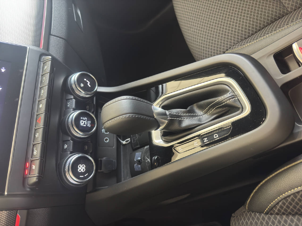 RENAULT Arkana 1.3 TCe techno EDC-Automat-image-11