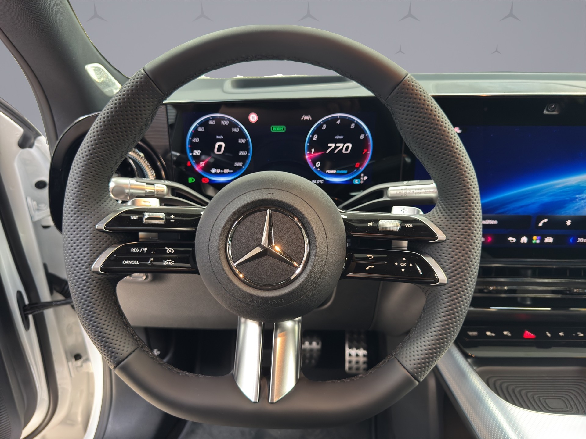 MERCEDES-BENZ GLB 220 4matic AMG Line-image-10