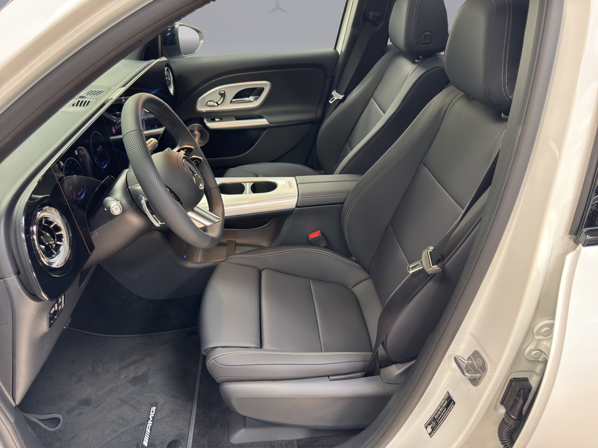 MERCEDES-BENZ GLB 220 4matic AMG Line-image-8