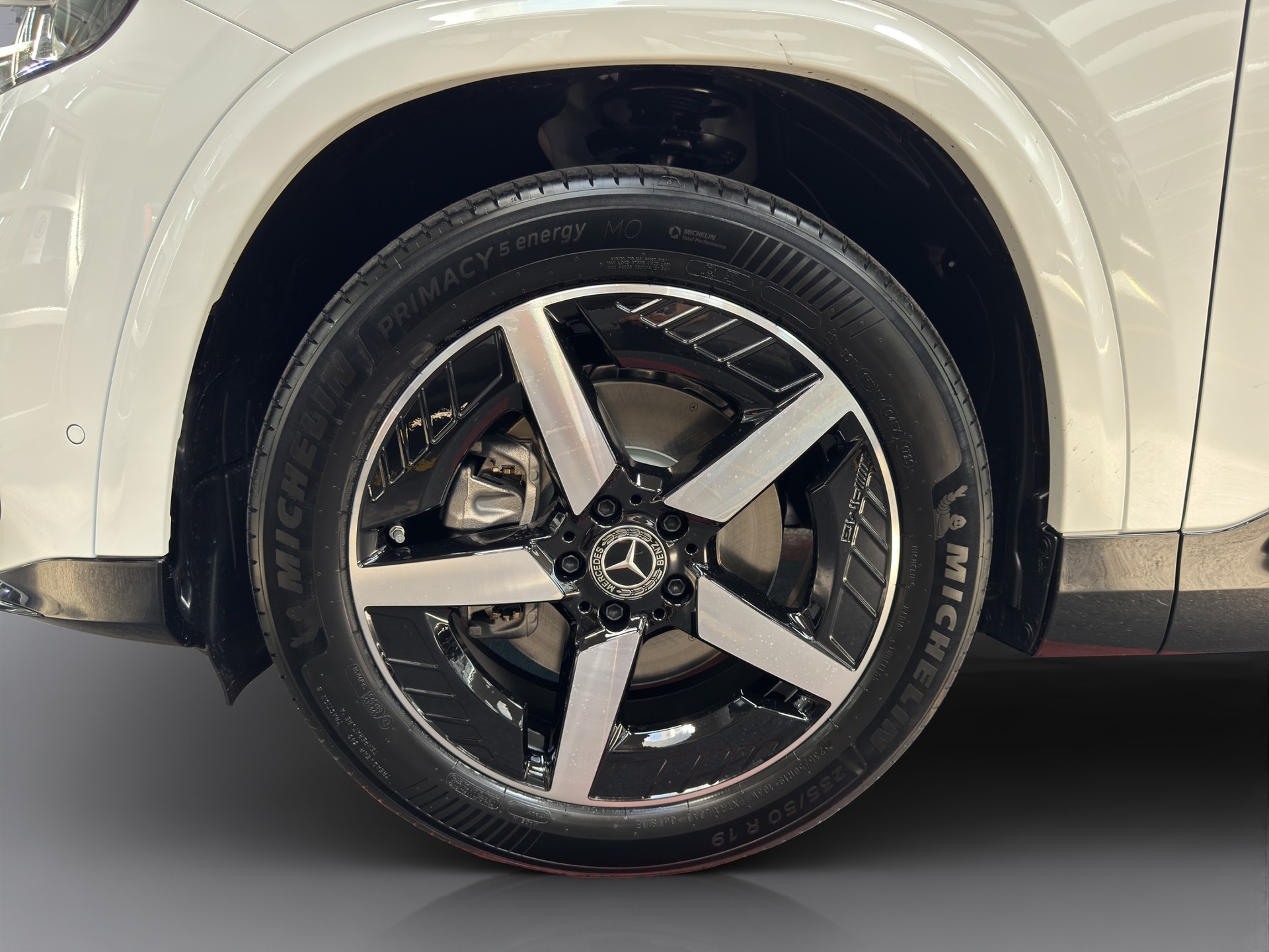 MERCEDES-BENZ GLB 220 4matic AMG Line-image-17