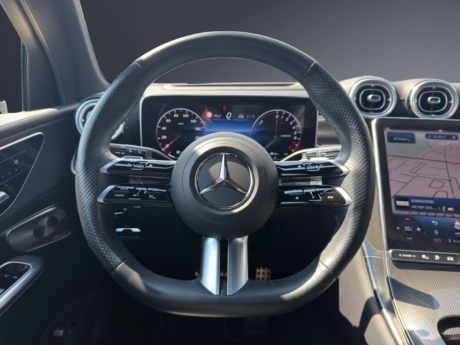 Image MERCEDES-BENZ GLC-300 GLC 300 e 4Matic 9G-Tronic