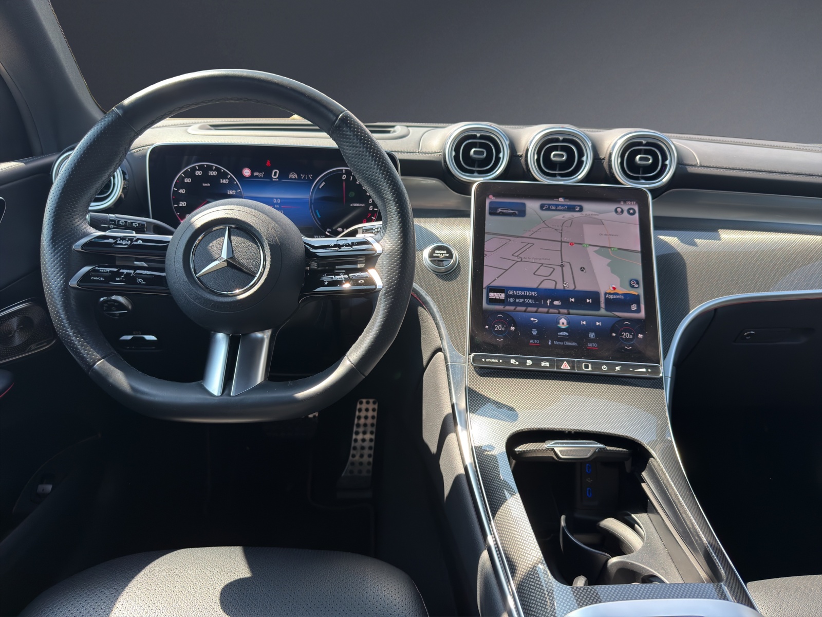 Image MERCEDES-BENZ GLC-300 GLC 300 e 4Matic 9G-Tronic