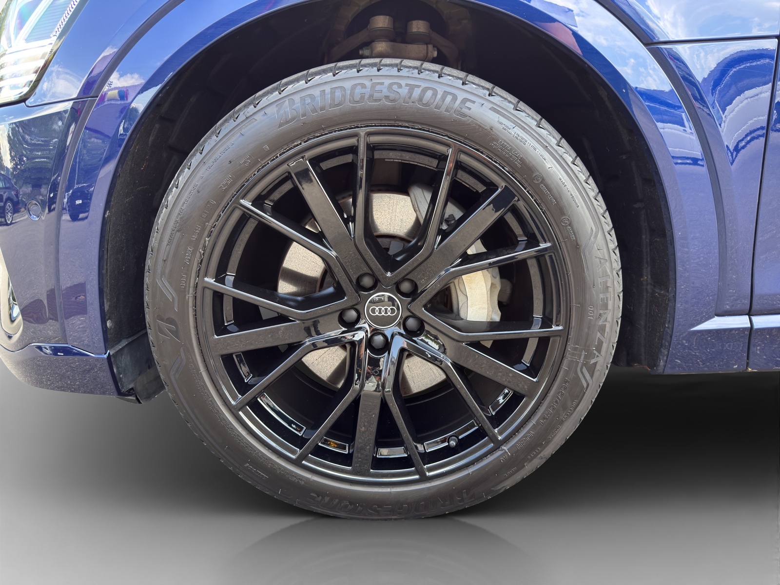 AUDI e-tron 55 S Line Black Edition quattro-image-15