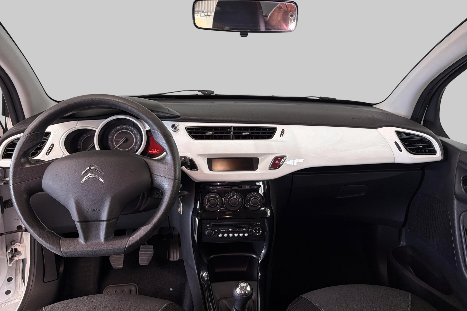 CITROEN C3 1.4i Tonic-image-15
