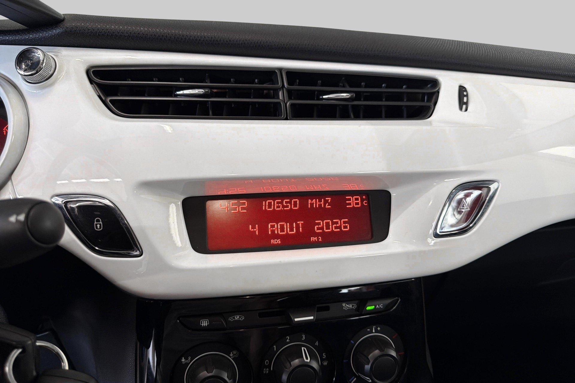 CITROEN C3 1.4i Tonic-image-11