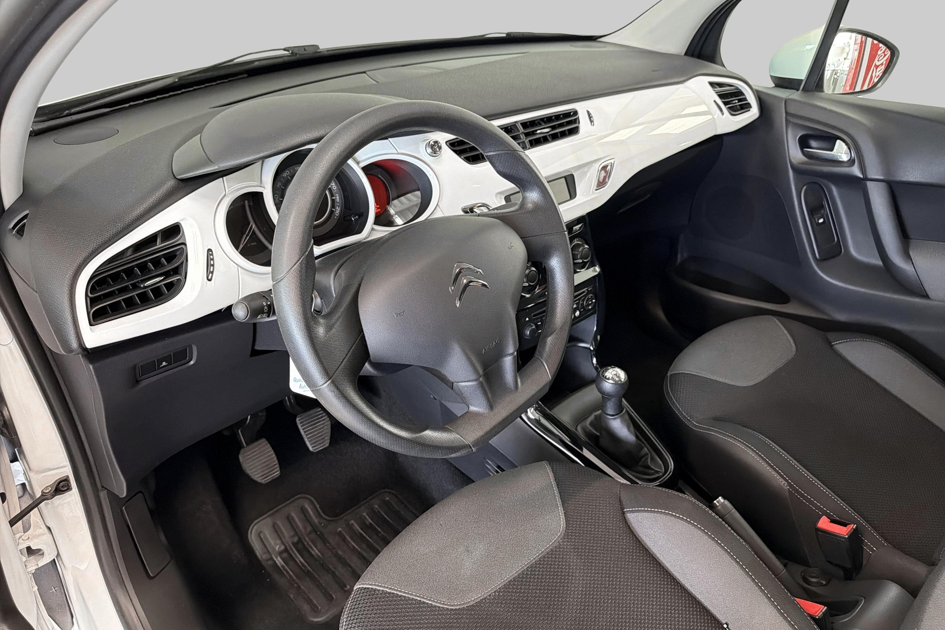 CITROEN C3 1.4i Tonic-image-8