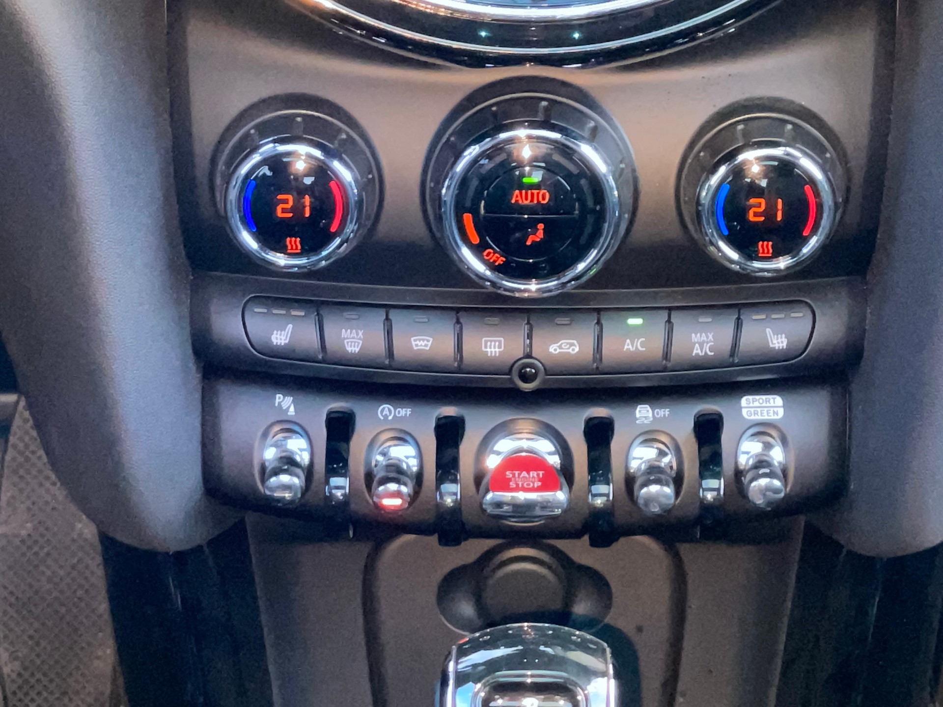 MINI Cooper S Black Edition Steptronic DKG-image-4