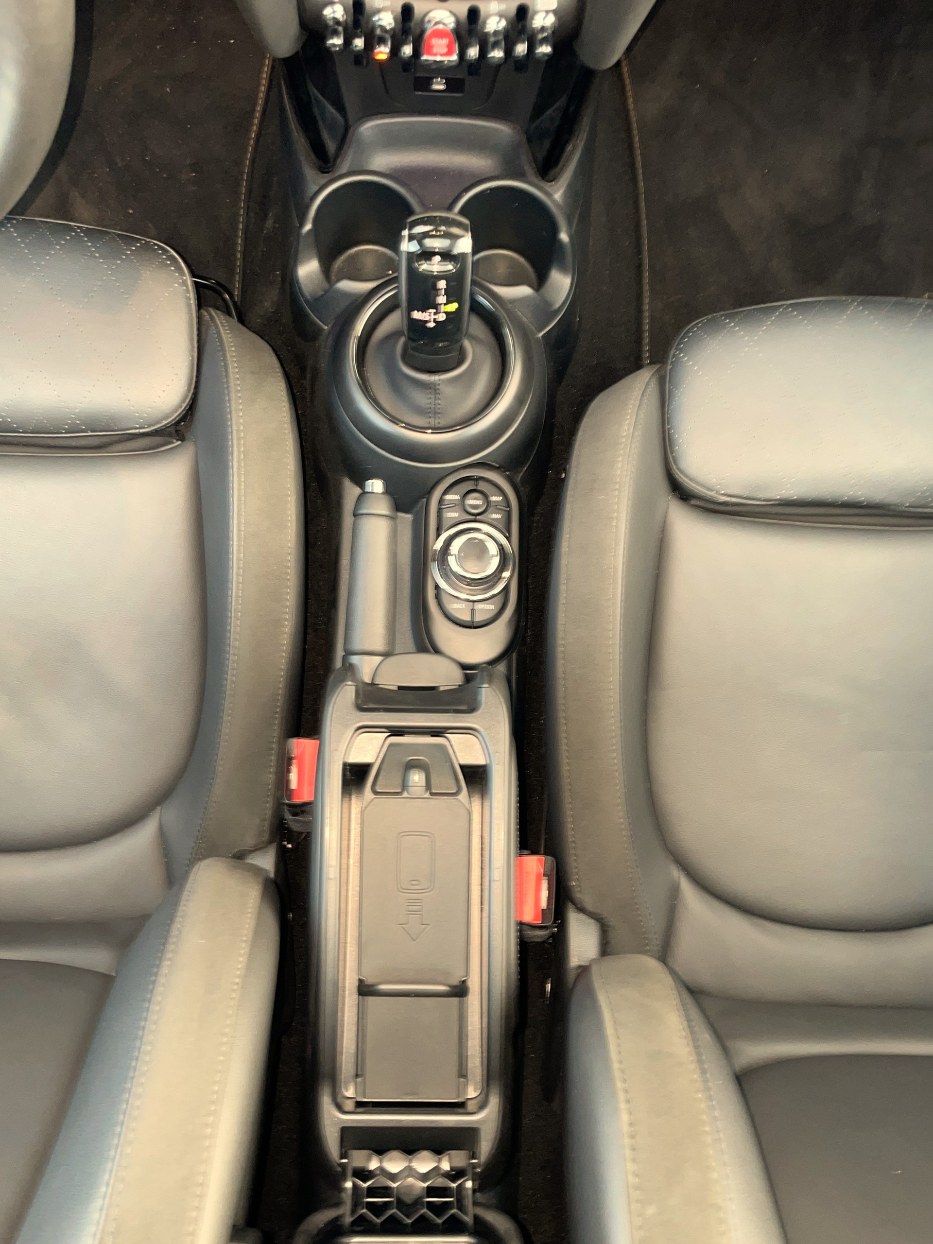 MINI Cooper S Black Edition Steptronic DKG-image-5