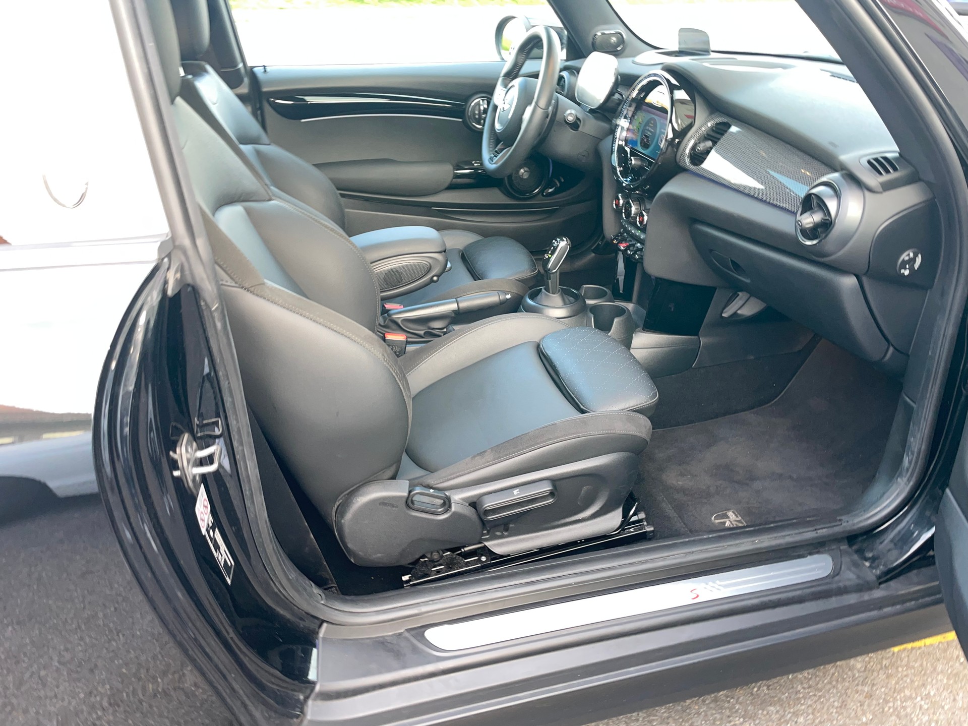 MINI Cooper S Black Edition Steptronic DKG-image-7