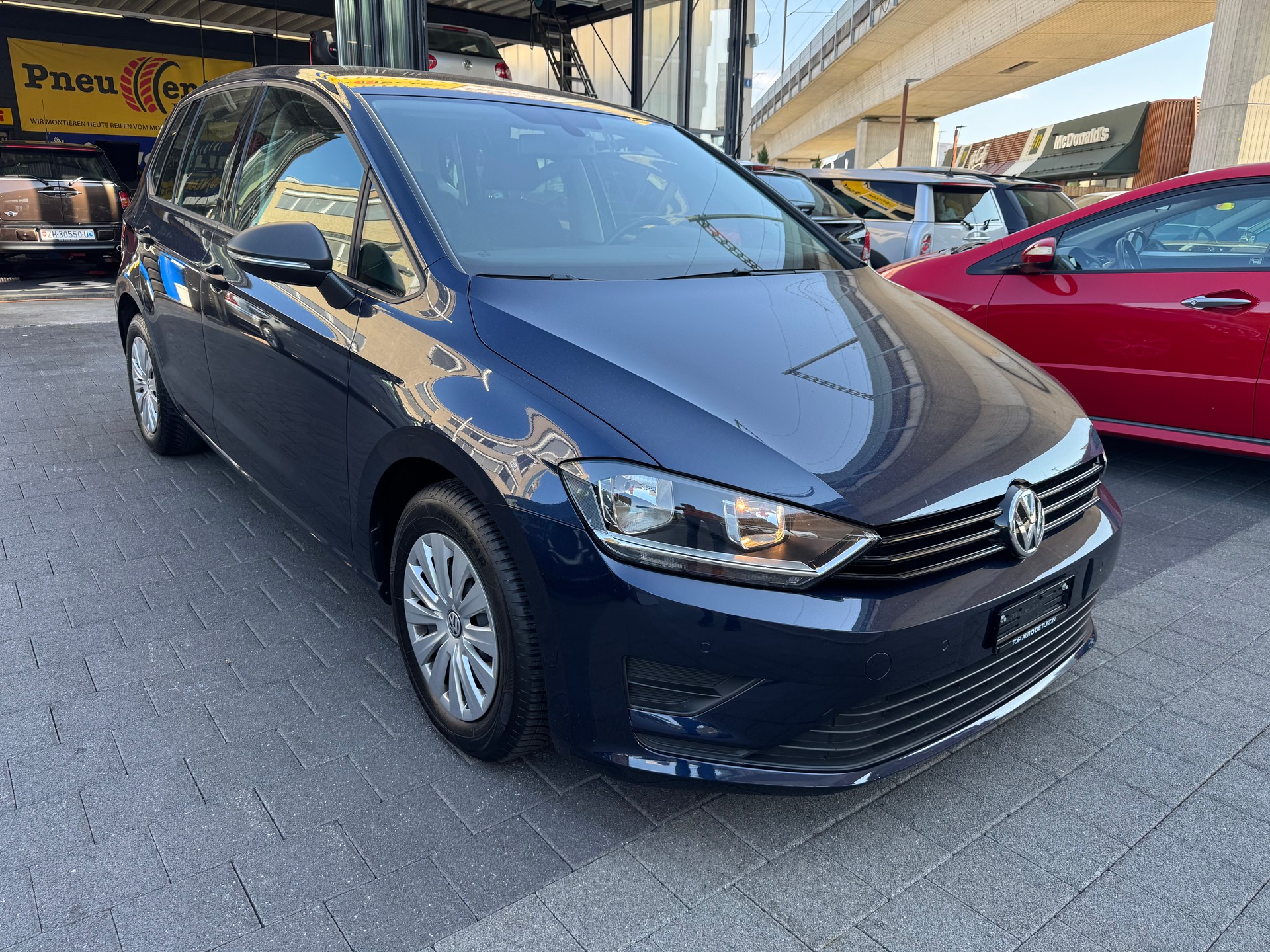 VW Golf Sportsvan 1.2 TSI Trendline DSG-image-0