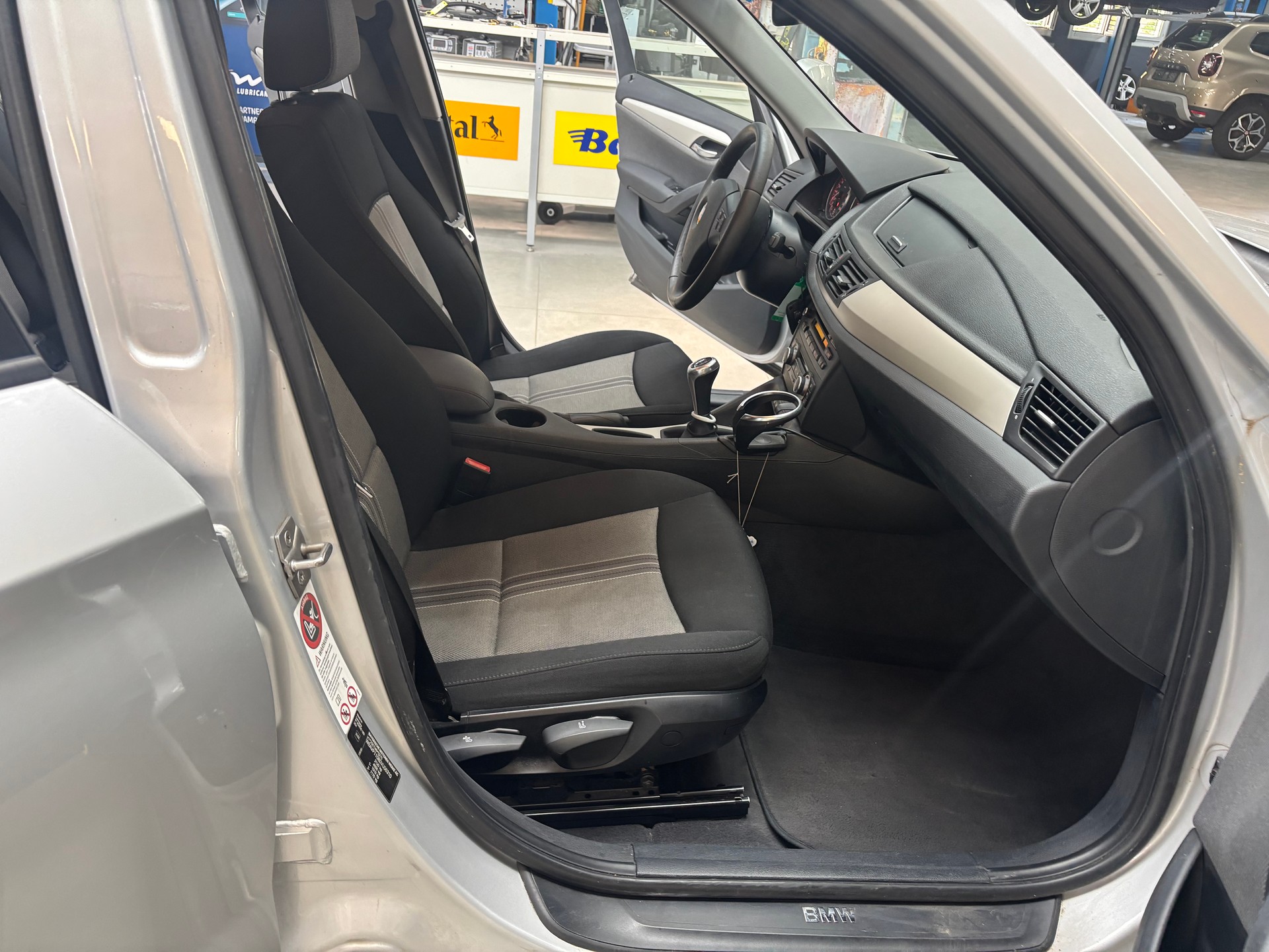 BMW X1 xDrive 18d-image-12