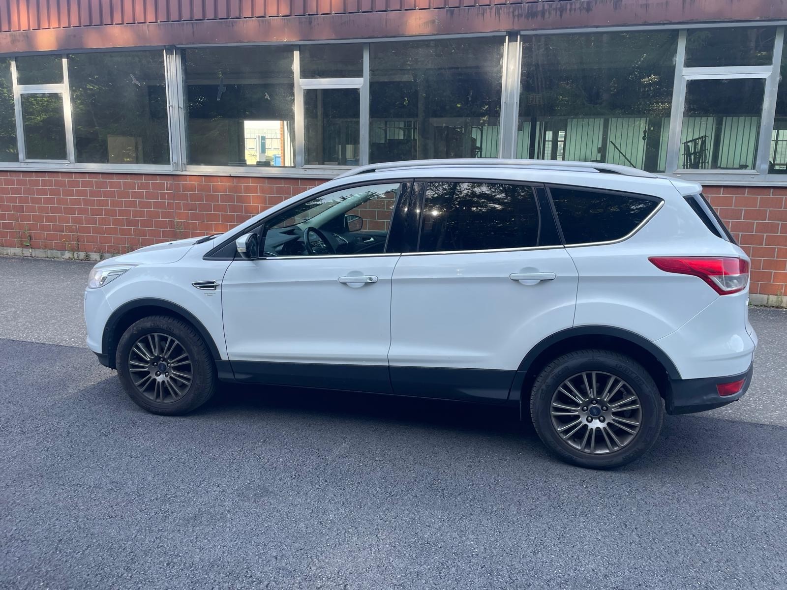 FORD Kuga 1.6 SCTi Carving 4WD Automatic-image-9