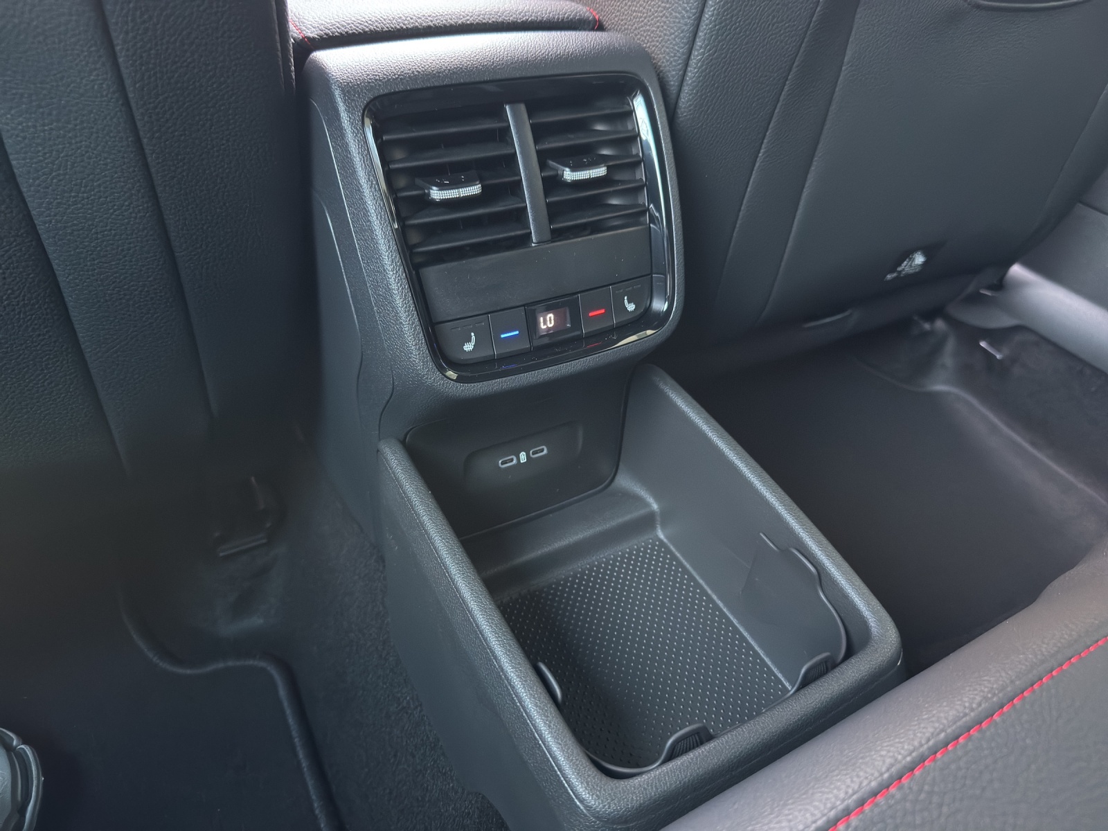 SKODA Octavia Combi 2.0 TSI DSG RS 30 Years Edition-image-13
