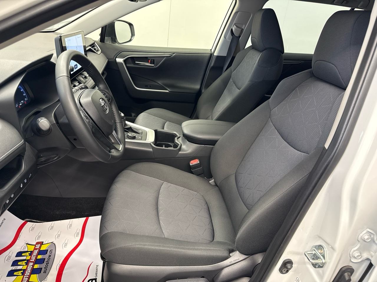 TOYOTA RAV-4 2.5 HSD Luxury Limited 4WD 222HP-showroom-element-3