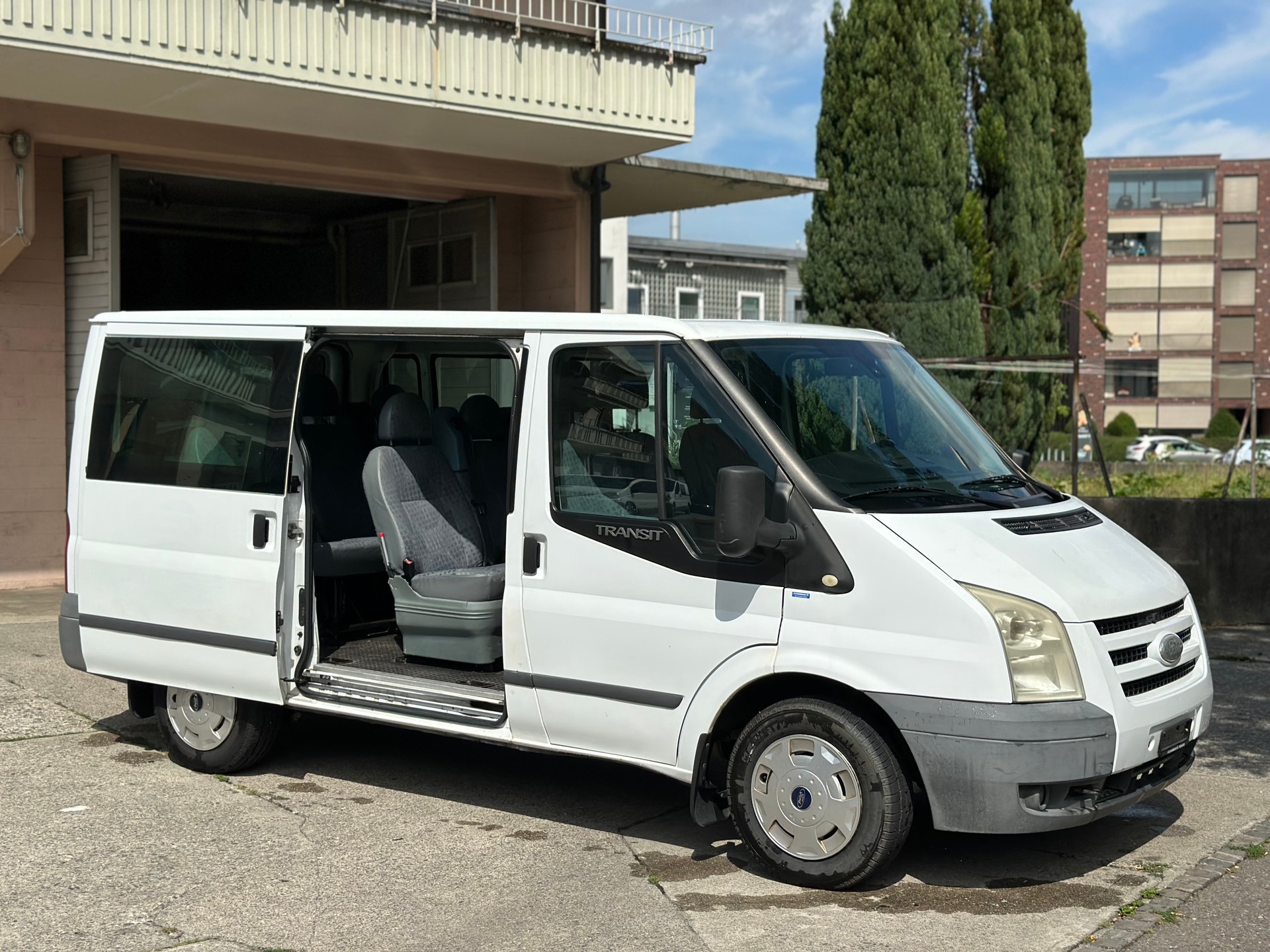 FORD Transit 2.2 TDCi 300 S-image-2