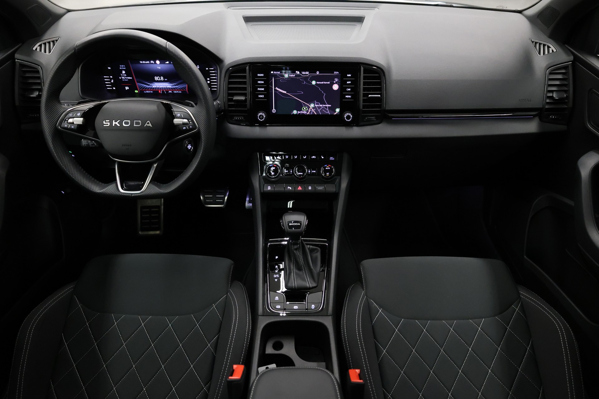 SKODA Karoq 1.5 TSI SportLine DSG-image-13