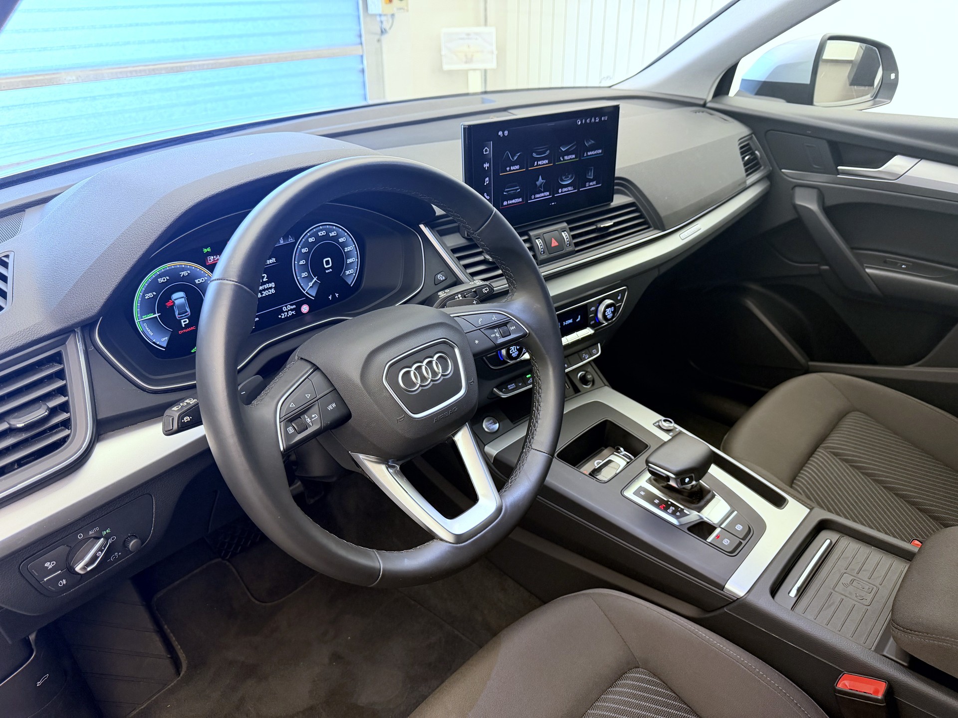 AUDI Q5 50 TFSI e PHEV advanced quattro S-tronic-image-5