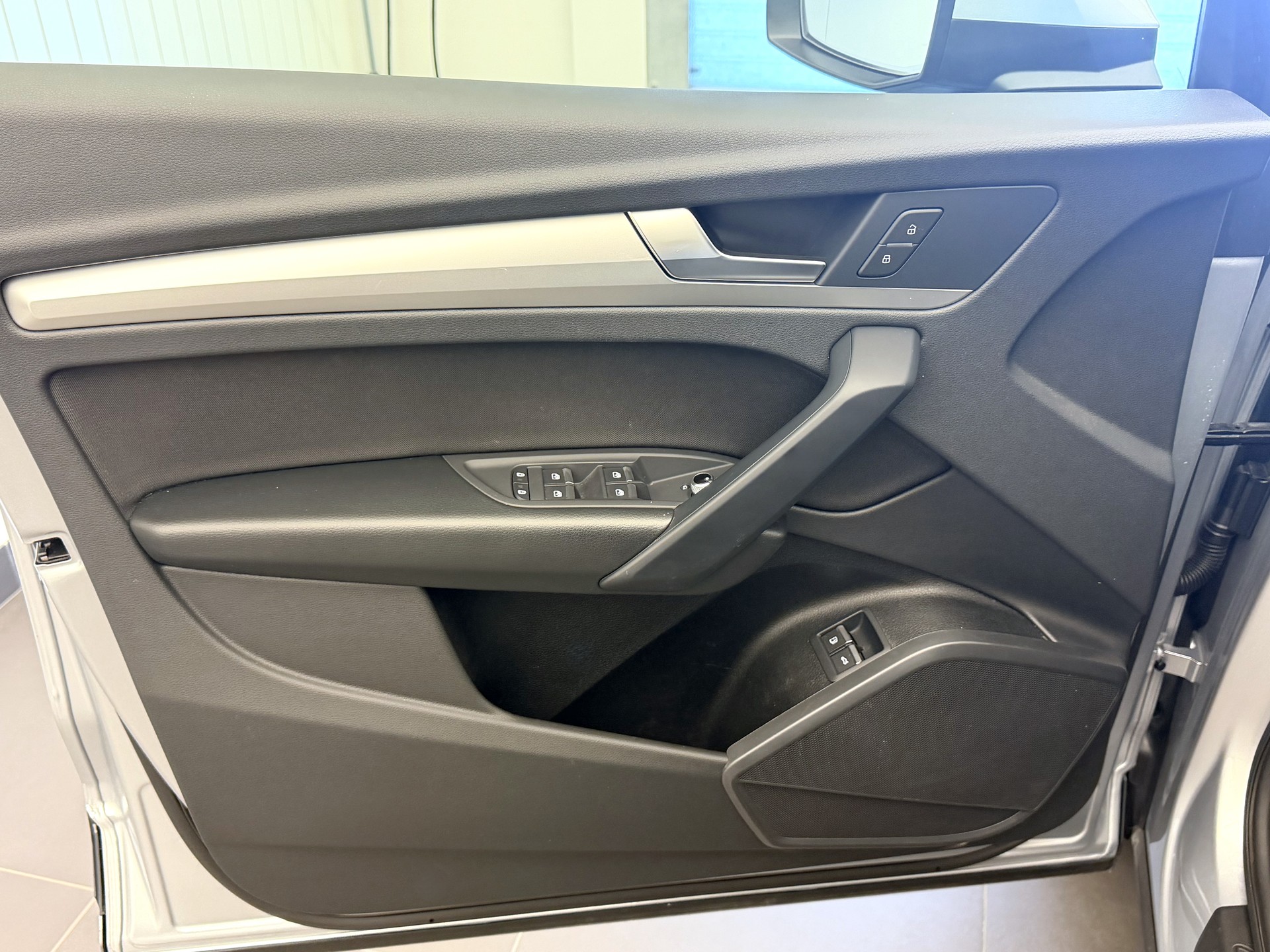 AUDI Q5 50 TFSI e PHEV advanced quattro S-tronic-image-3