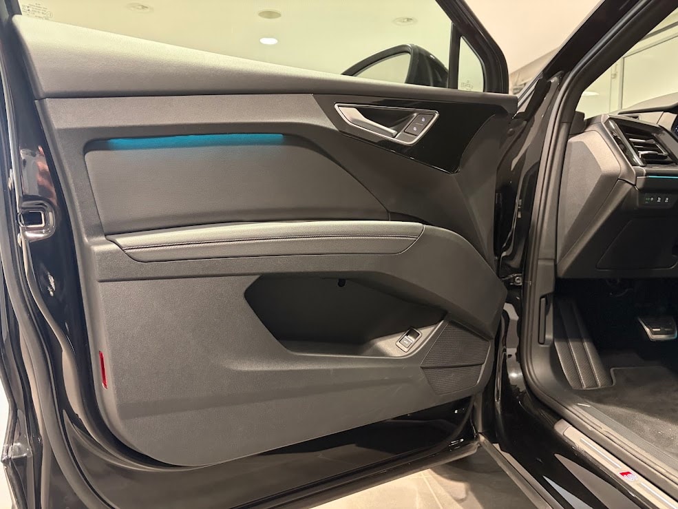 AUDI Q4 Sportback e-tron 50 quattro-image-2