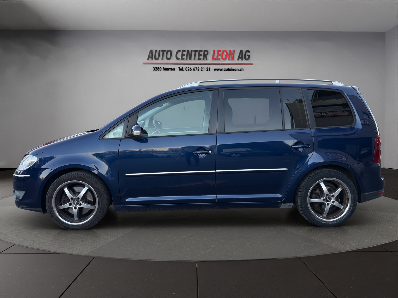VW Touran 2.0 TDI Highline-image-2