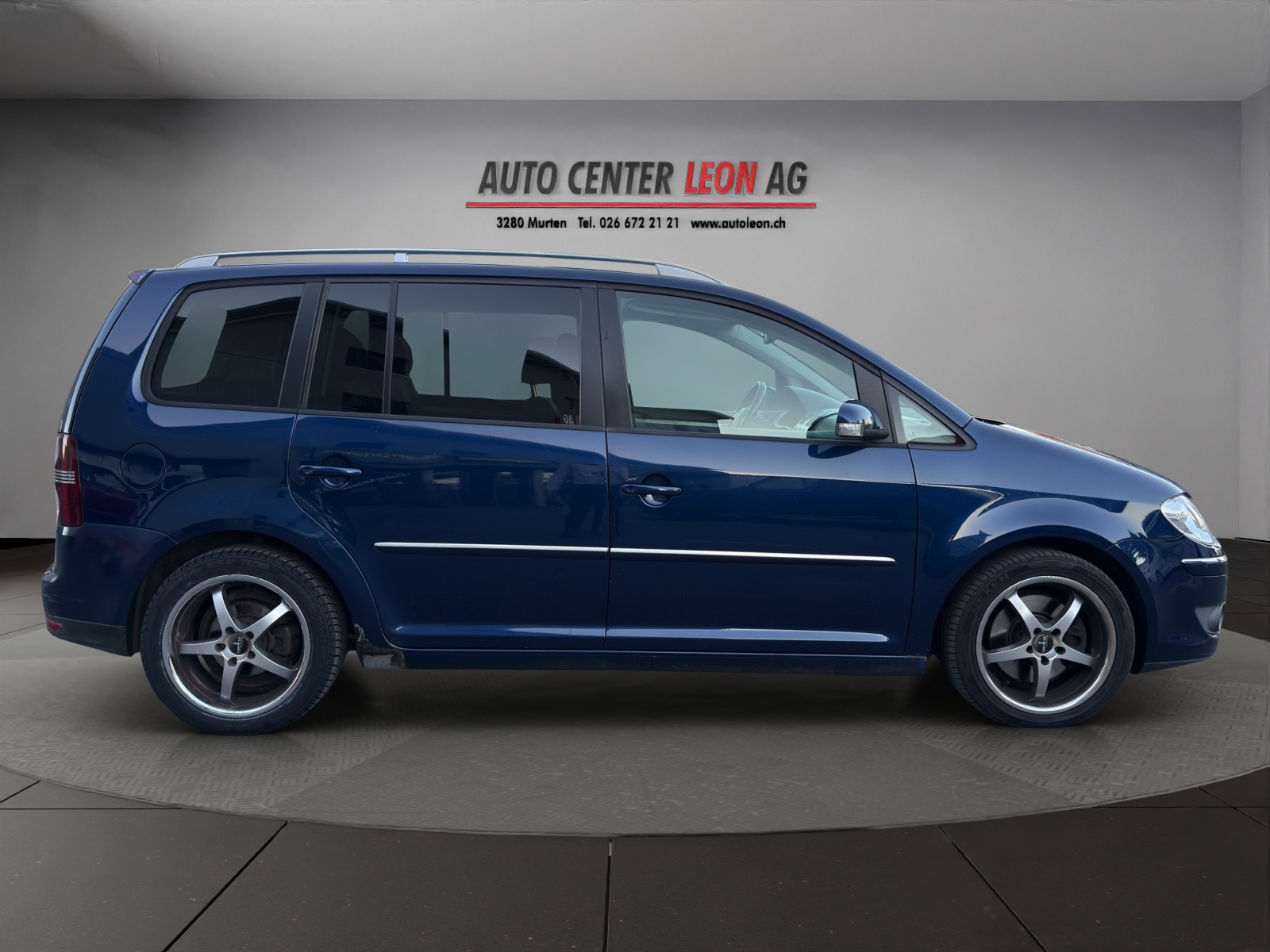 VW Touran 2.0 TDI Highline-image-6
