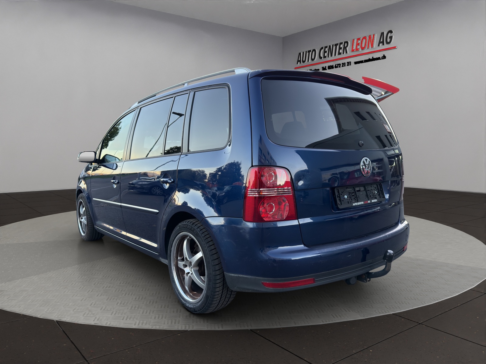 VW Touran 2.0 TDI Highline-image-3