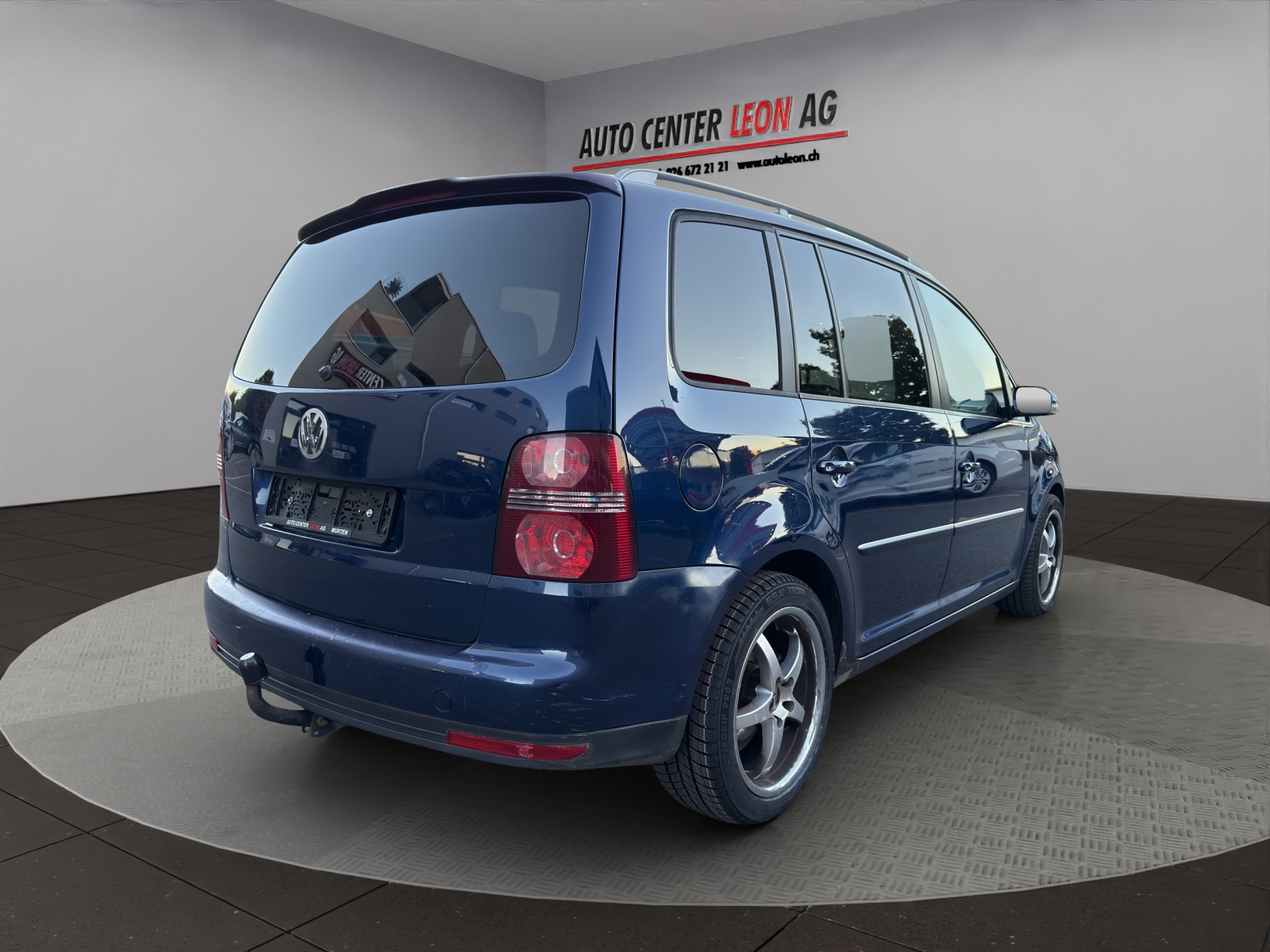 VW Touran 2.0 TDI Highline-image-5