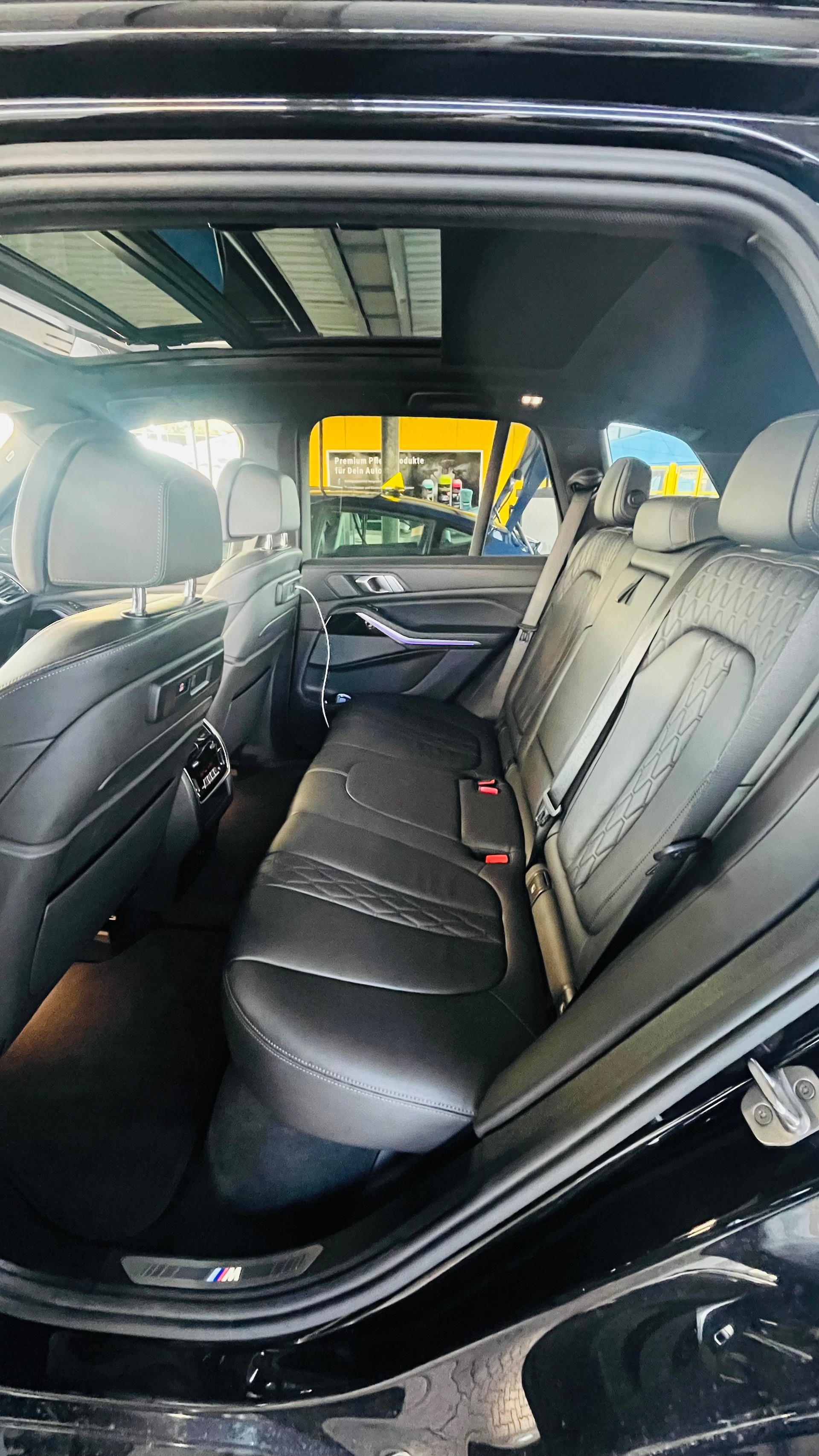 BMW M50i xDrive-image-7