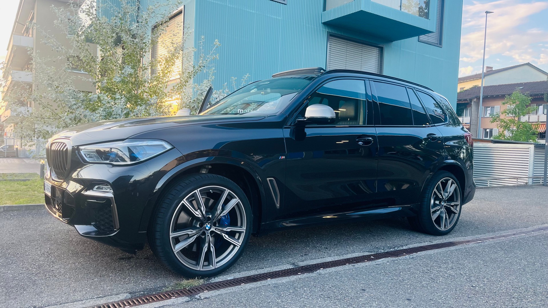 BMW M50i xDrive-image-2