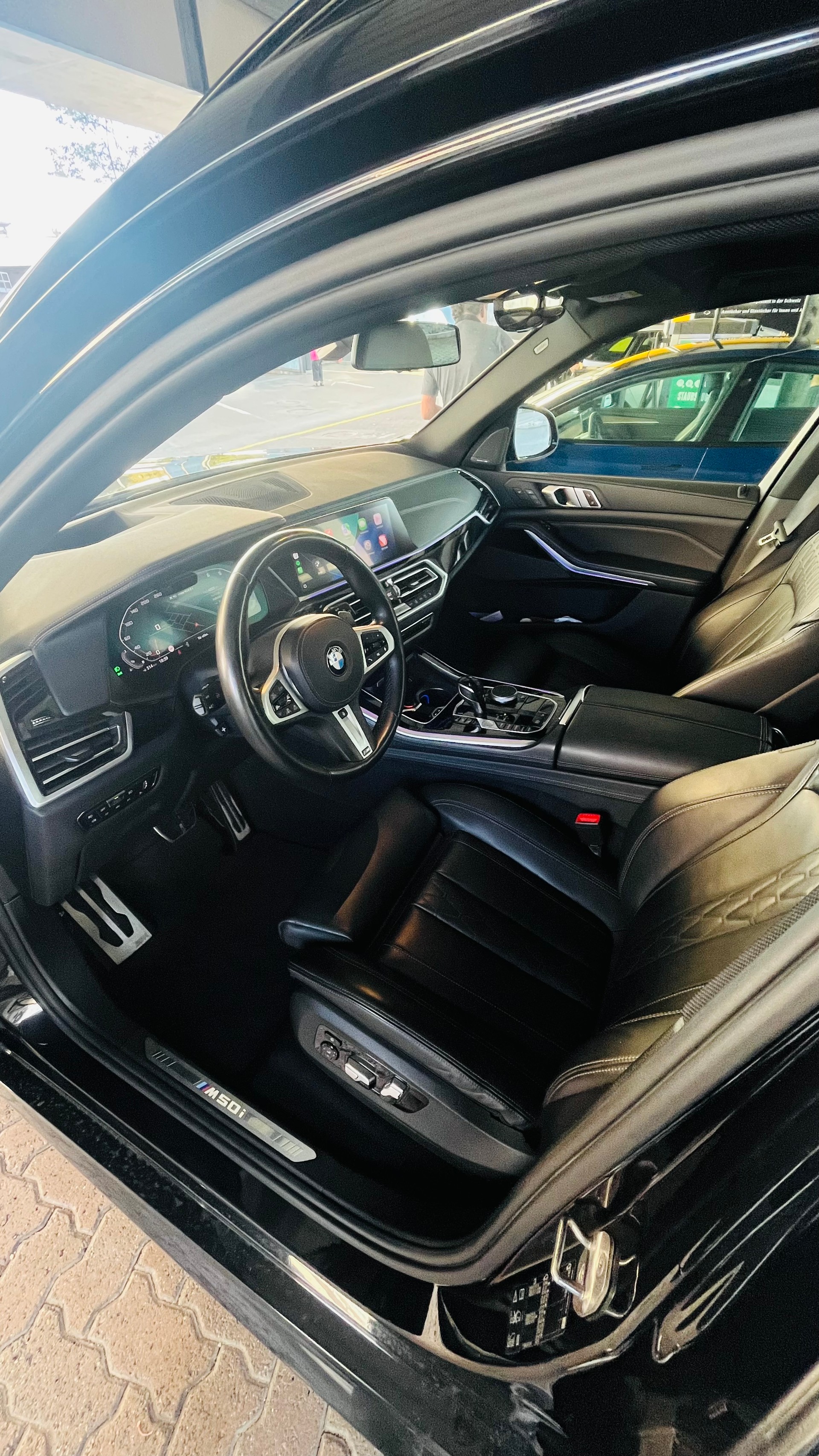 BMW M50i xDrive-image-6