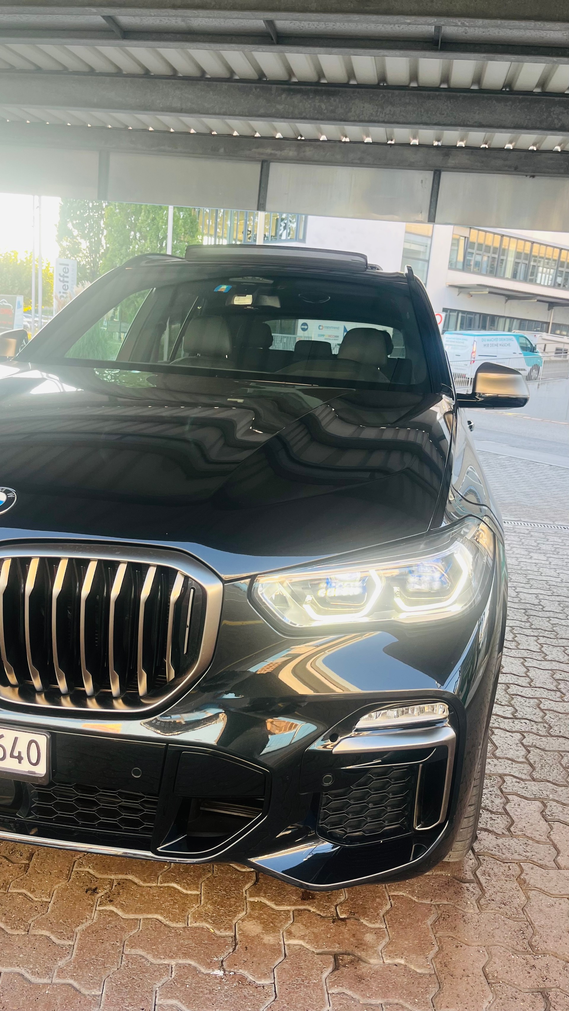 BMW M50i xDrive-image-3